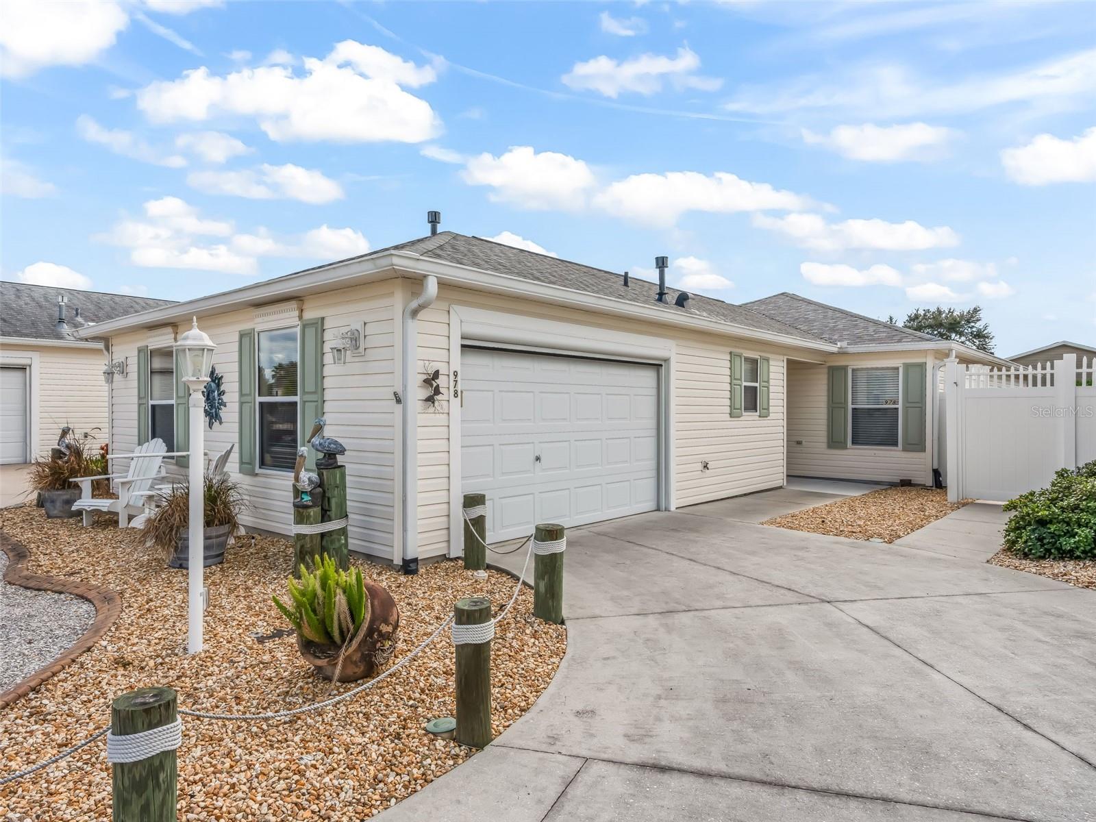 Image 6 of 40 For 978 Smyrna Street