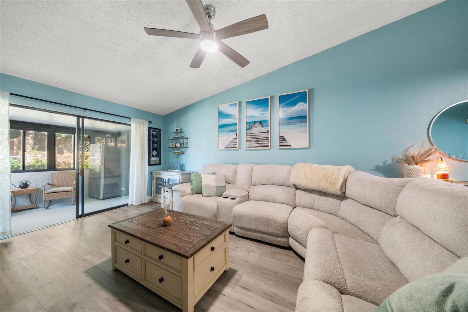 Image 13 of 35 For 9747 86th Avenue