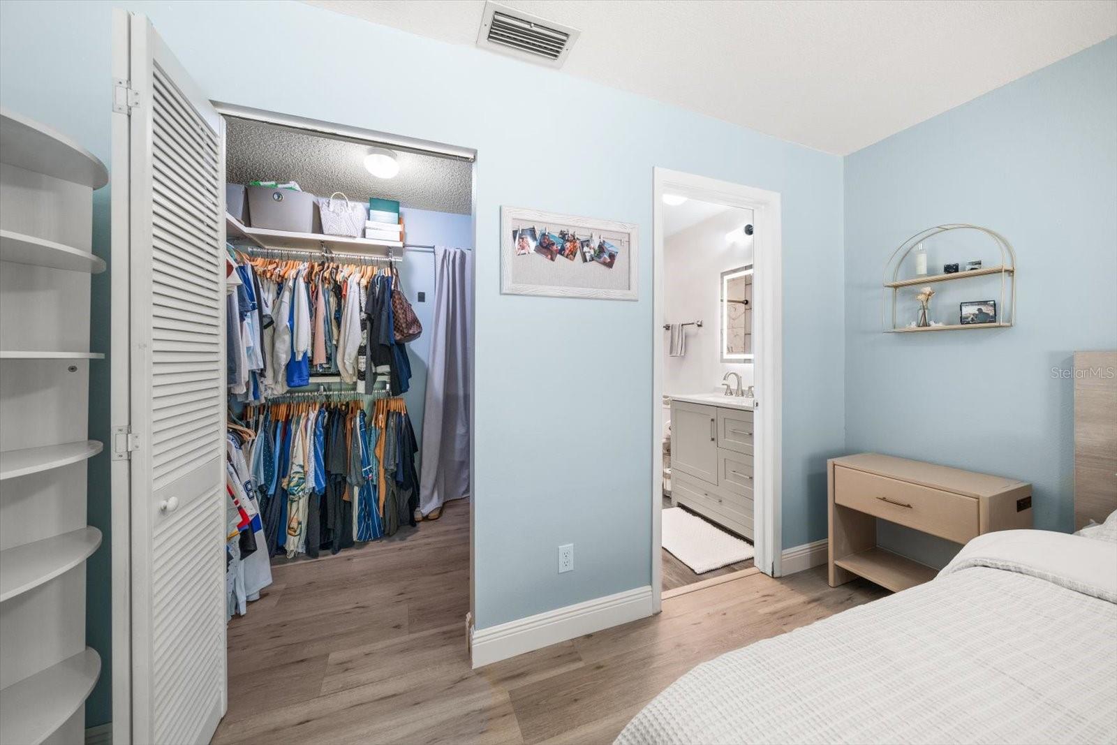 Image 20 of 35 For 9747 86th Avenue