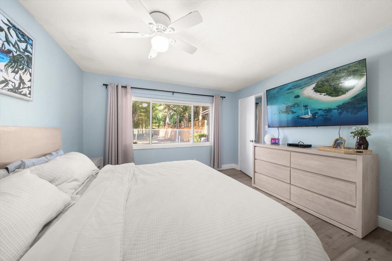 Image 21 of 35 For 9747 86th Avenue