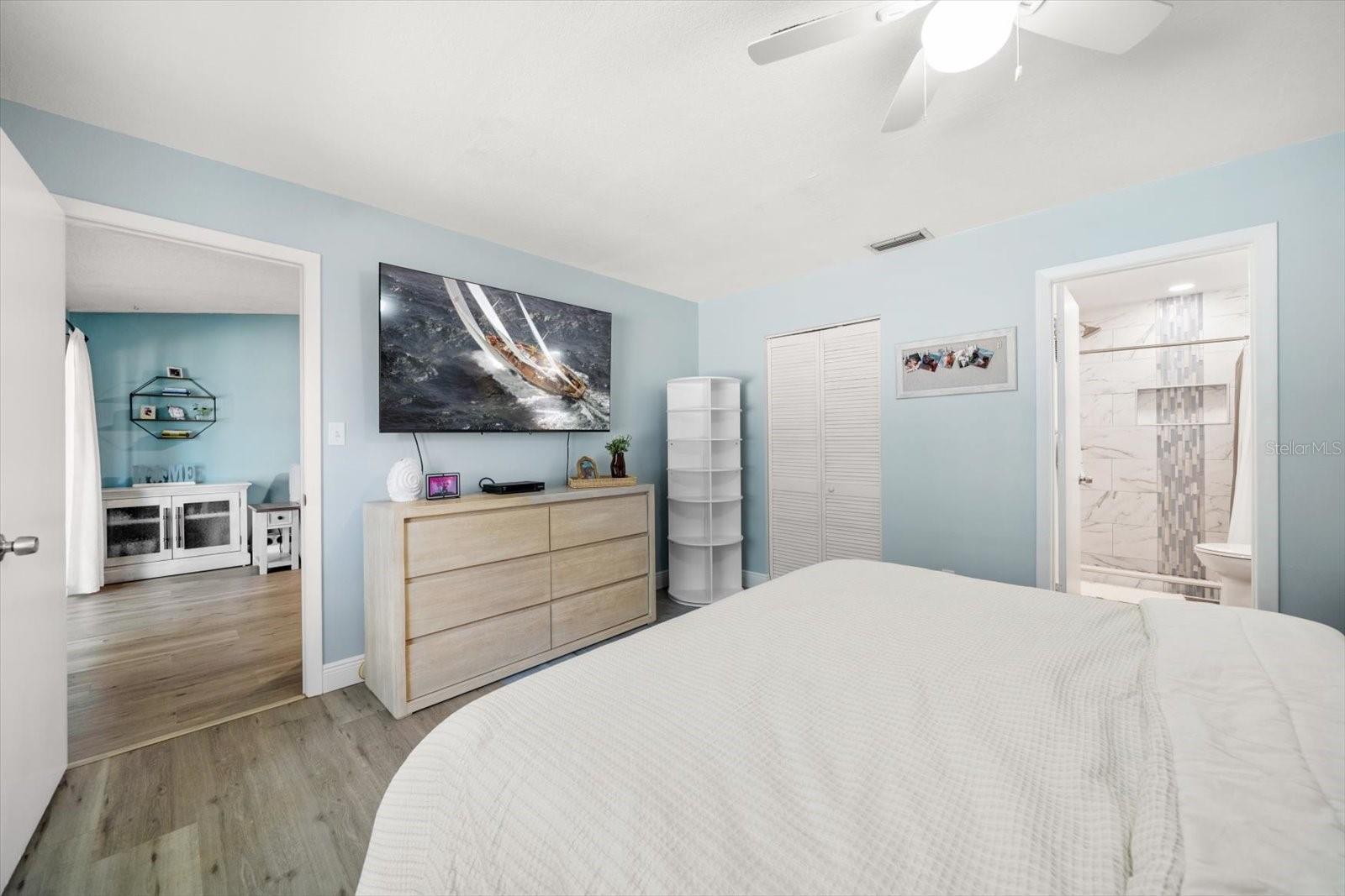 Image 23 of 35 For 9747 86th Avenue