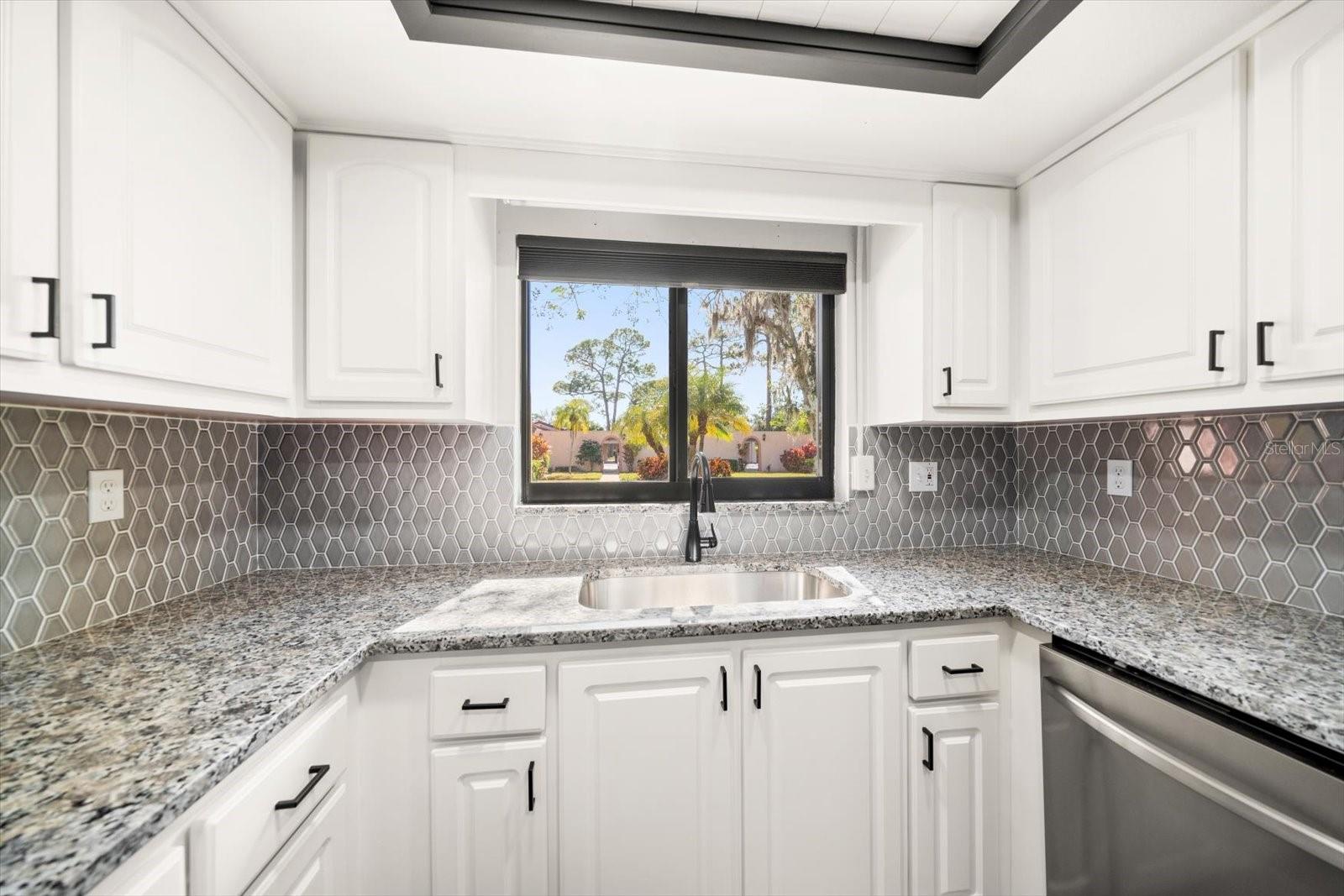 Image 5 of 35 For 9747 86th Avenue