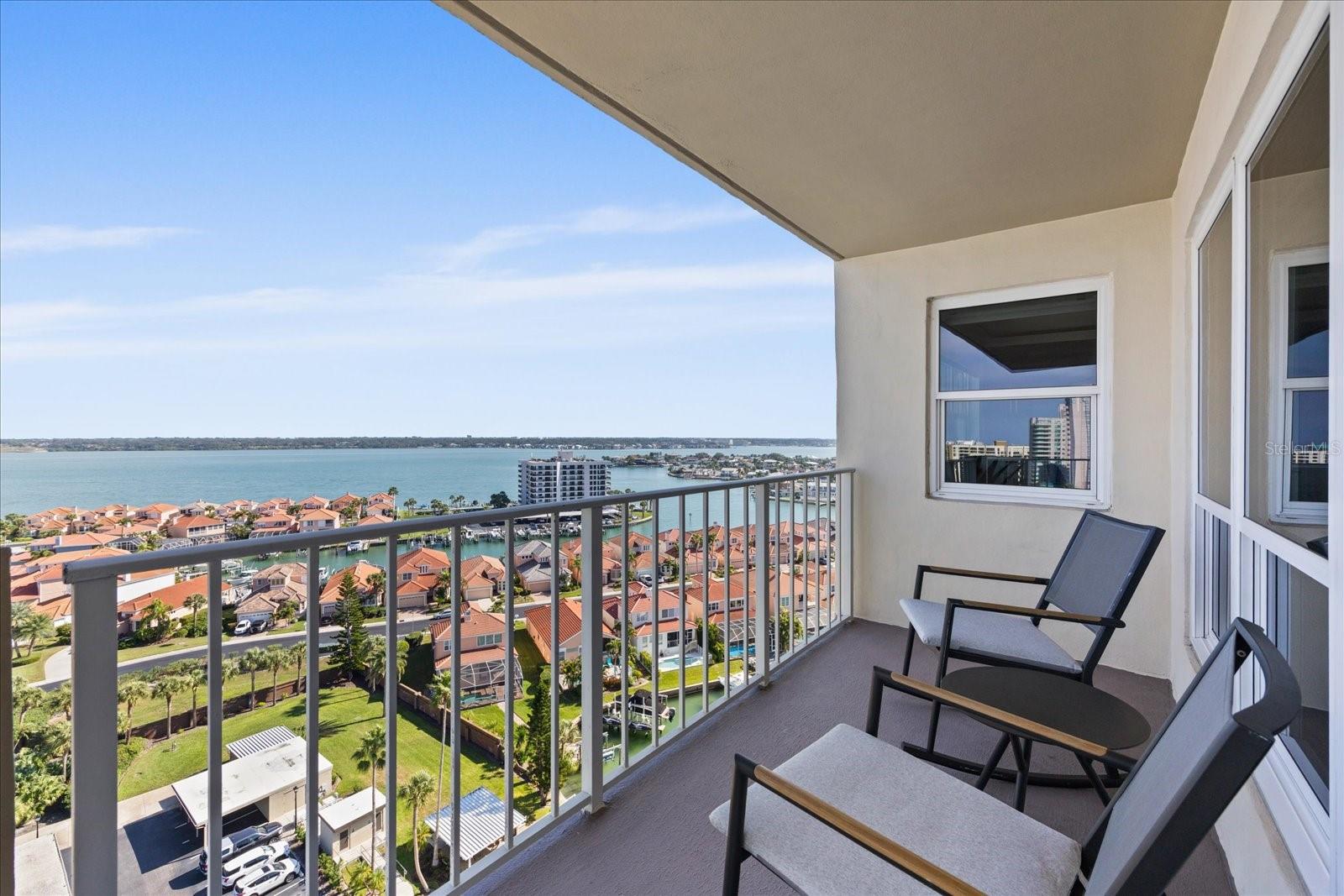 Image 11 of 73 For 1621 Gulf Boulevard 1508