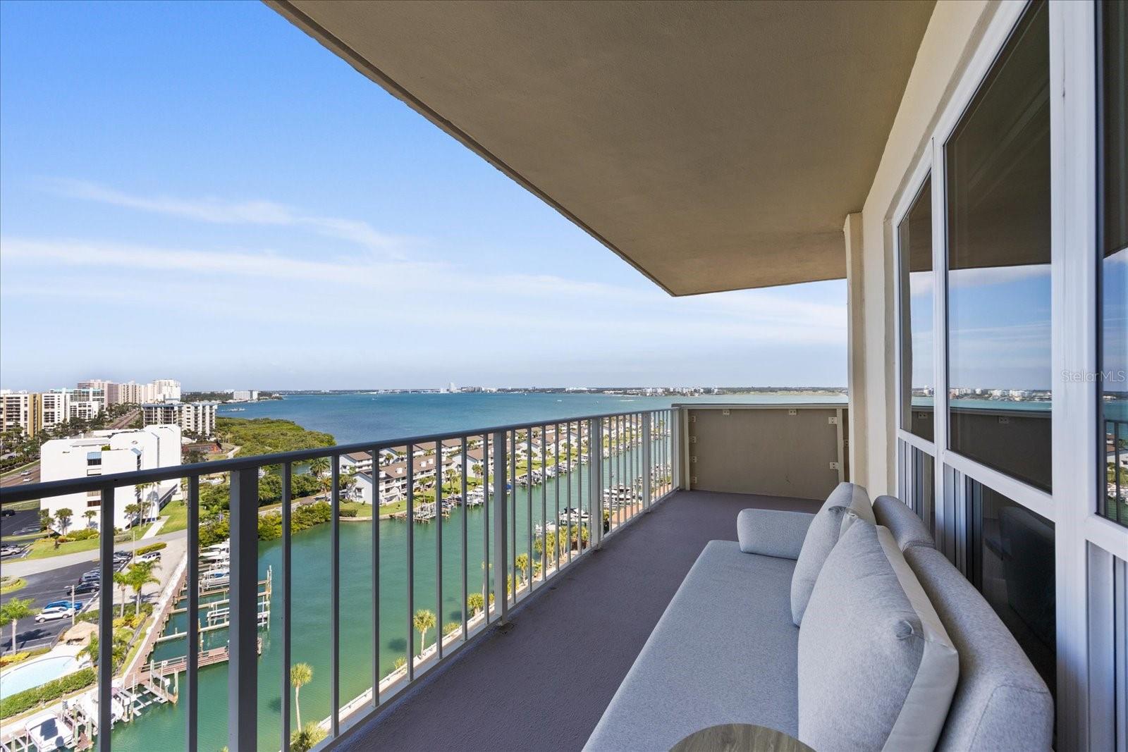 Image 16 of 73 For 1621 Gulf Boulevard 1508