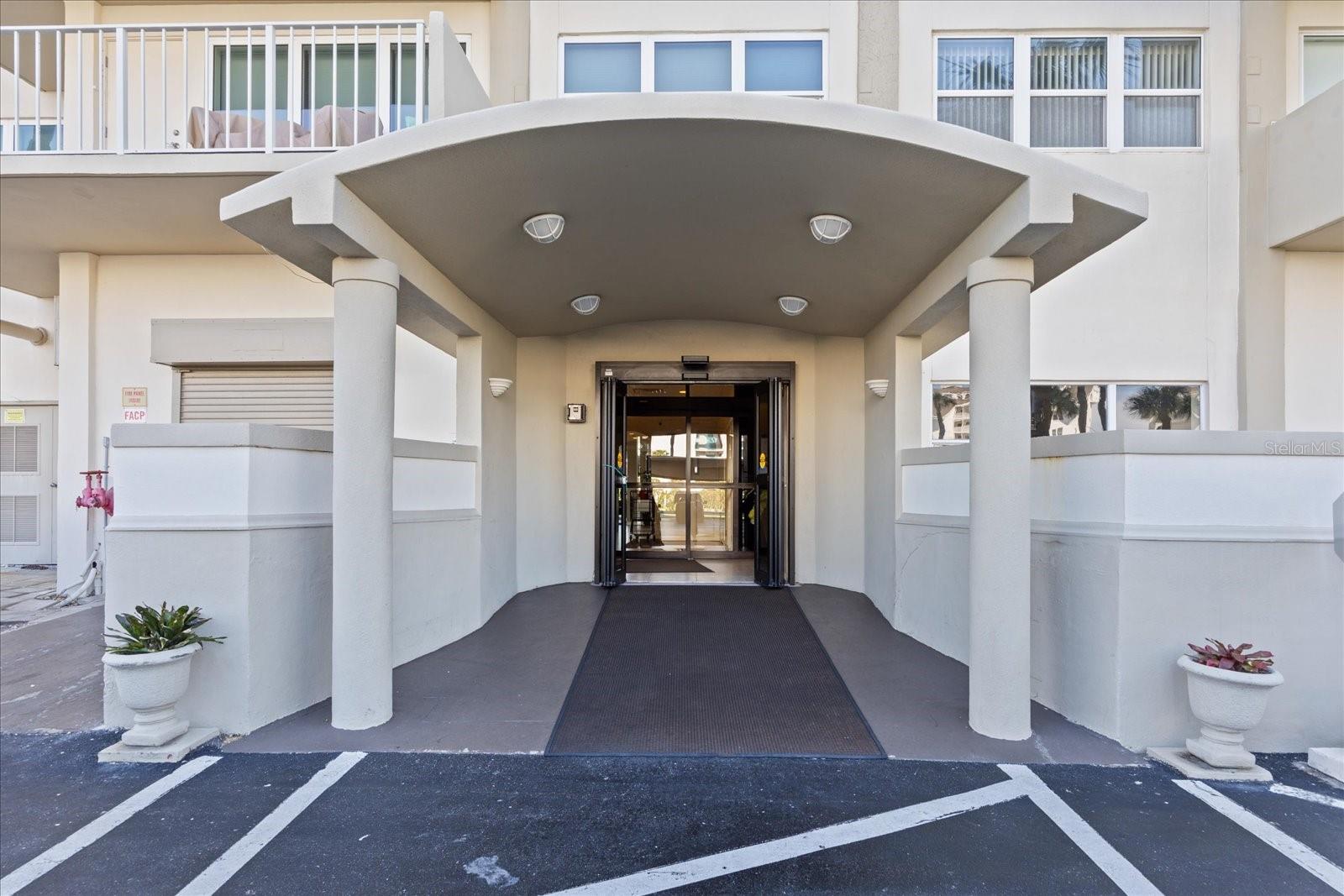 Image 3 of 73 For 1621 Gulf Boulevard 1508