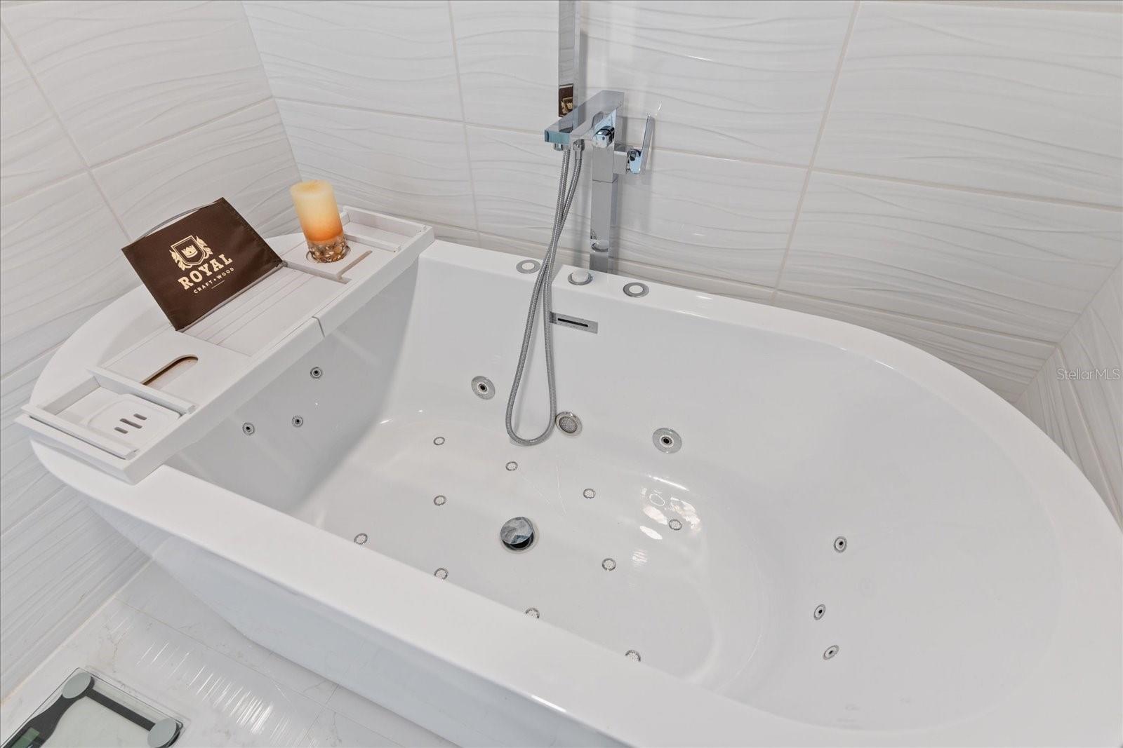 Image 34 of 73 For 1621 Gulf Boulevard 1508