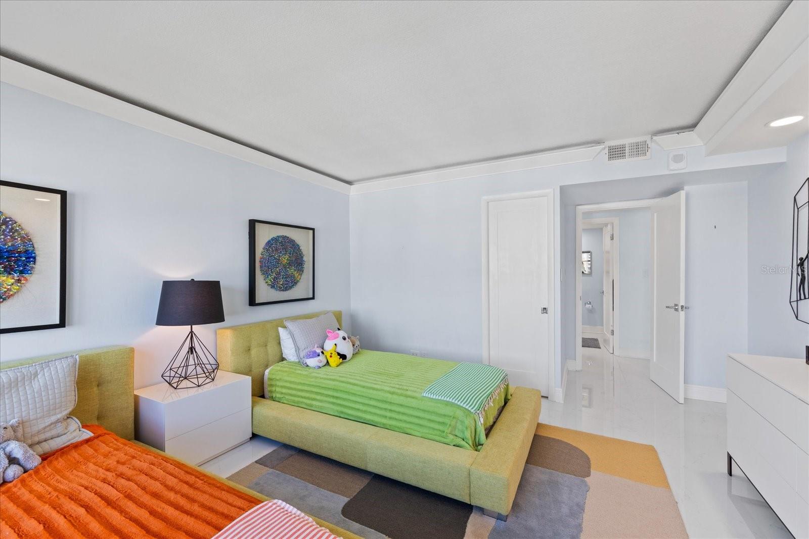 Image 37 of 73 For 1621 Gulf Boulevard 1508