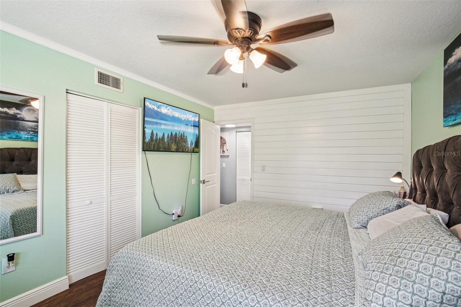 Image 18 of 33 For 2095 Sunset Point Road 1604