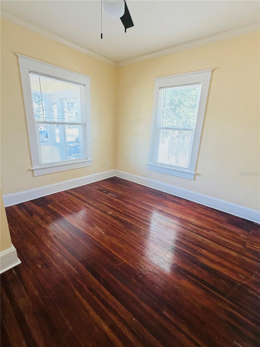 Image 5 of 14 For 1310 9th Avenue N