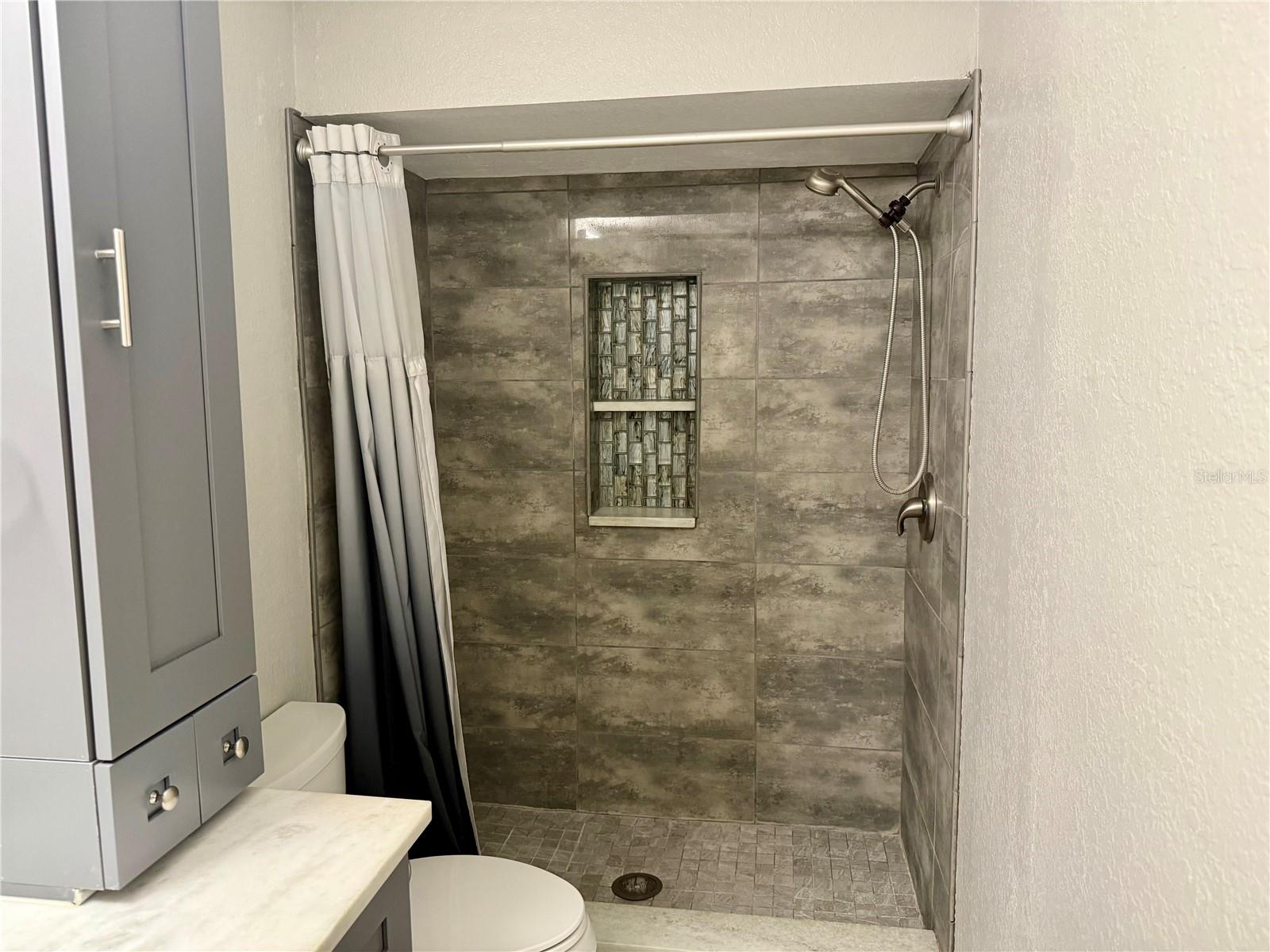 Image 19 of 26 For 6400 46th Avenue N 63