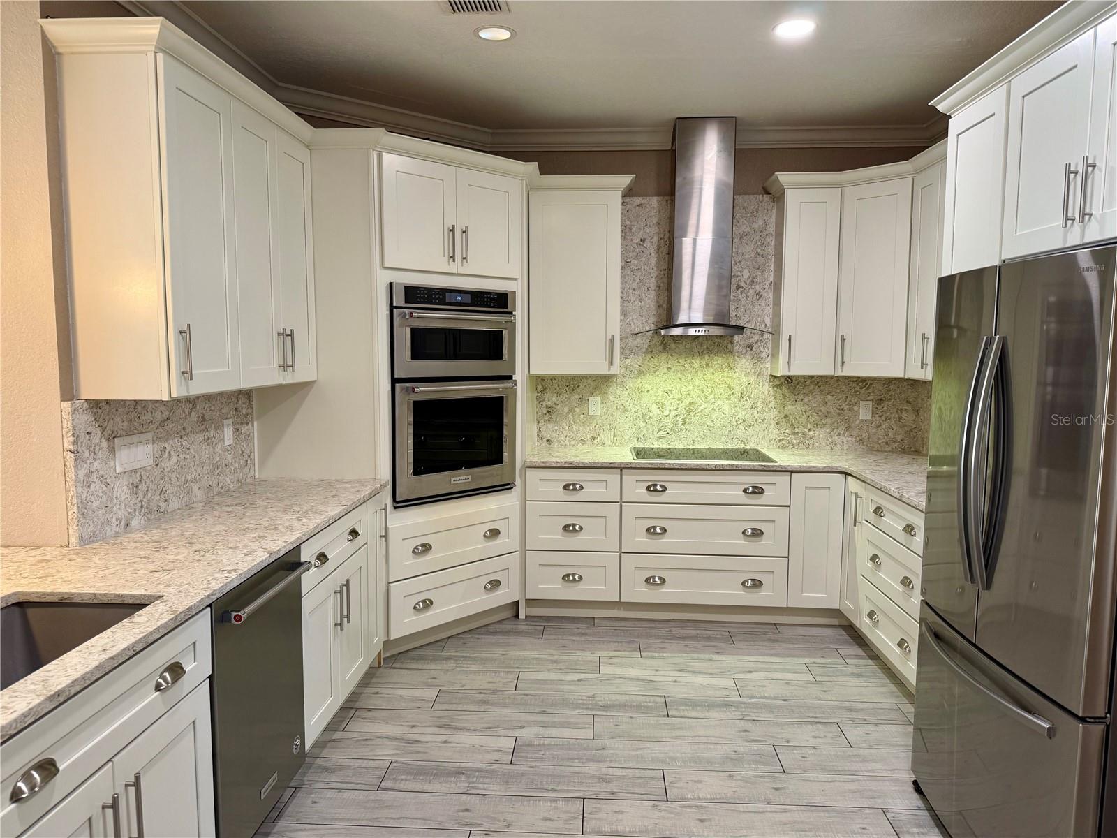 Image 2 of 26 For 6400 46th Avenue N 63