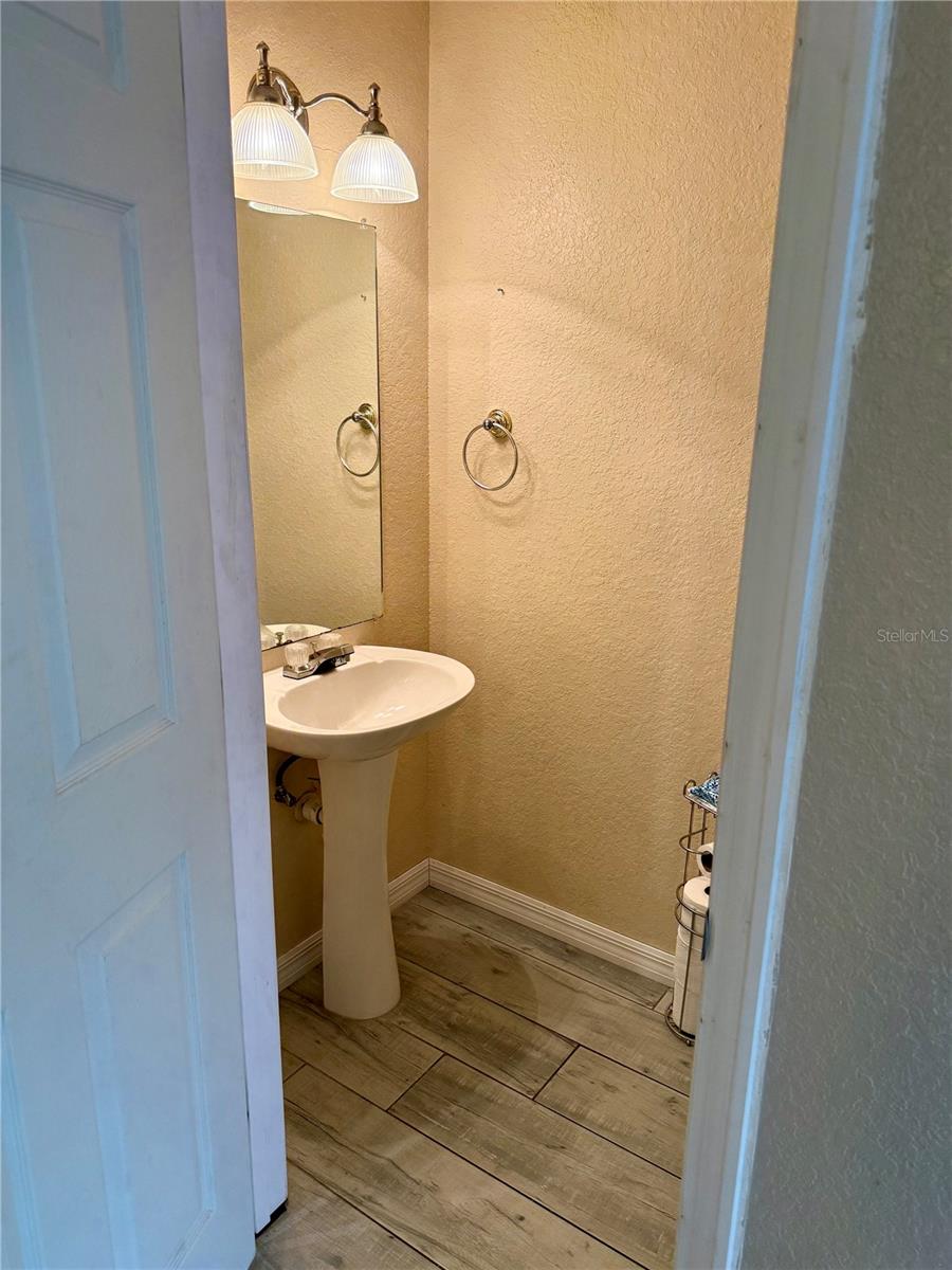 Image 20 of 26 For 6400 46th Avenue N 63