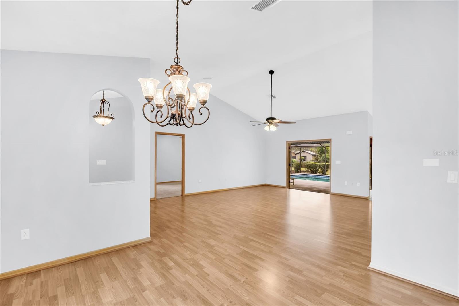 Image 10 of 60 For 1487 Alameda Drive