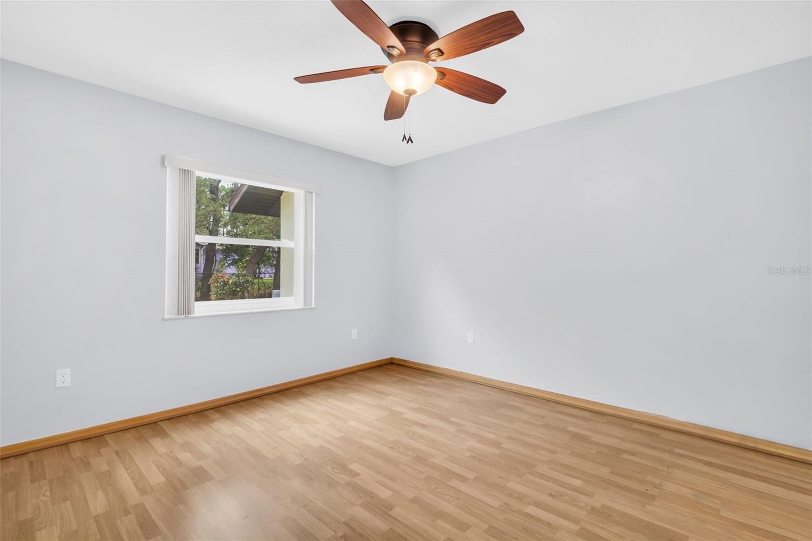 Image 27 of 60 For 1487 Alameda Drive