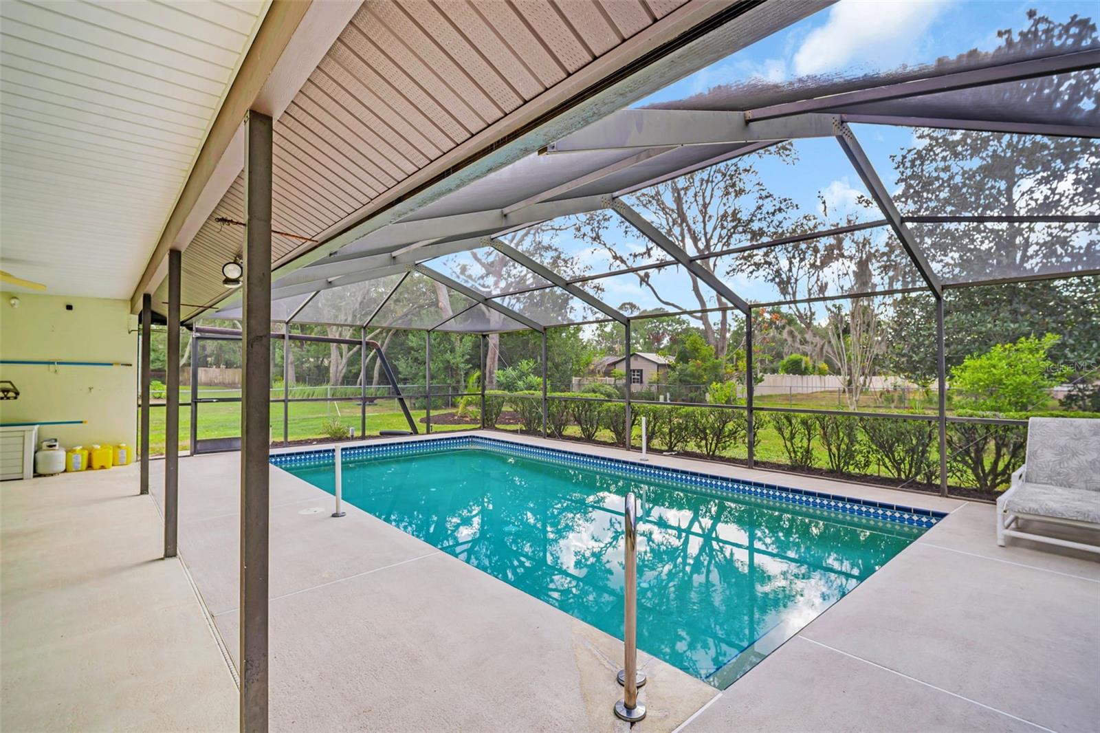 Image 32 of 60 For 1487 Alameda Drive