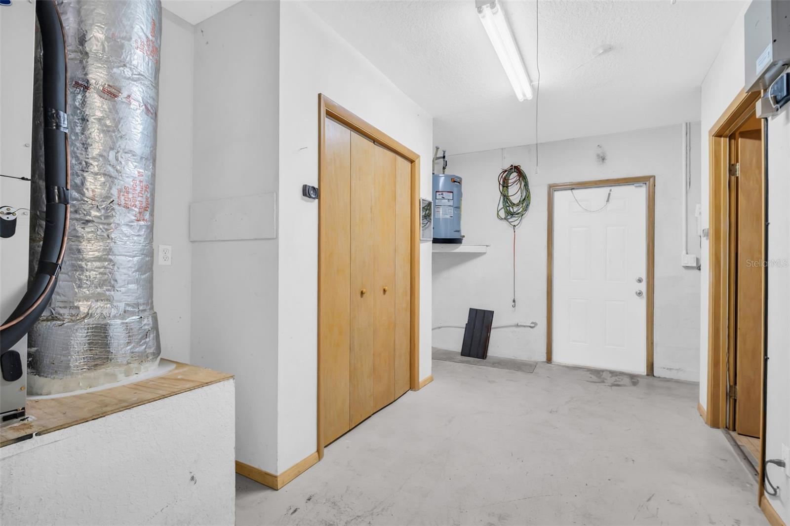 Image 37 of 60 For 1487 Alameda Drive