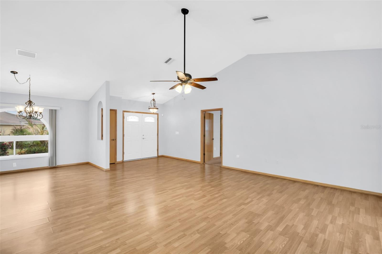 Image 9 of 60 For 1487 Alameda Drive