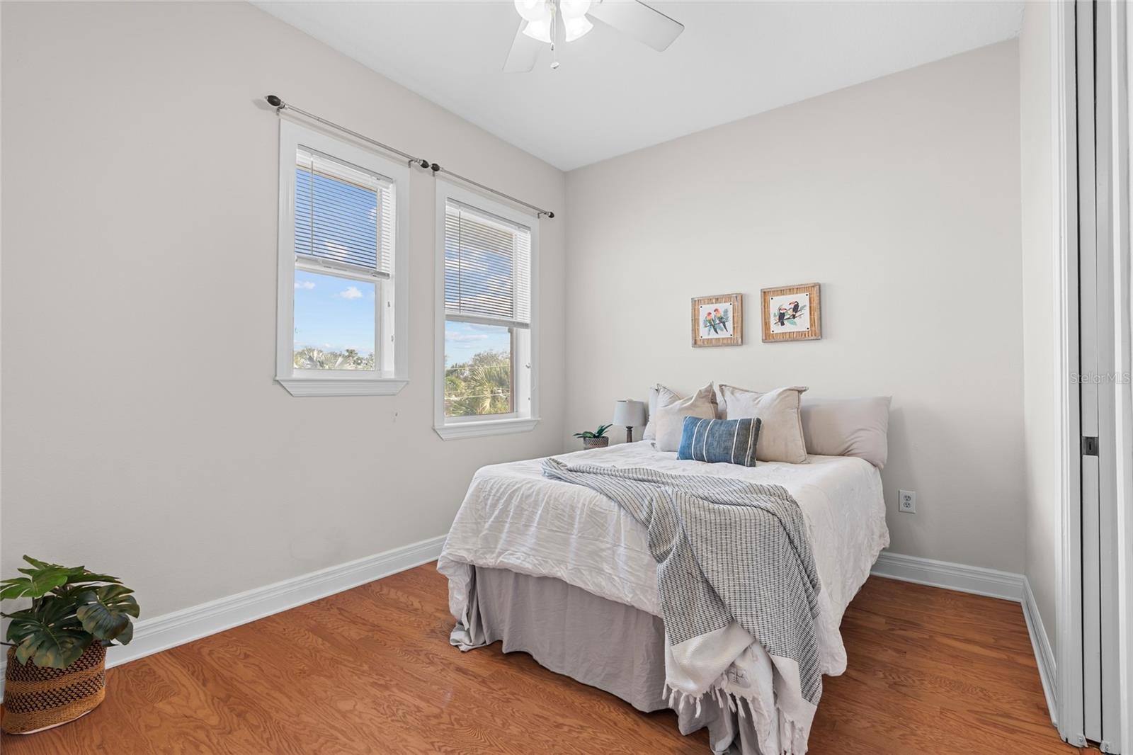 Image 22 of 39 For 902 Villa Venicia Way