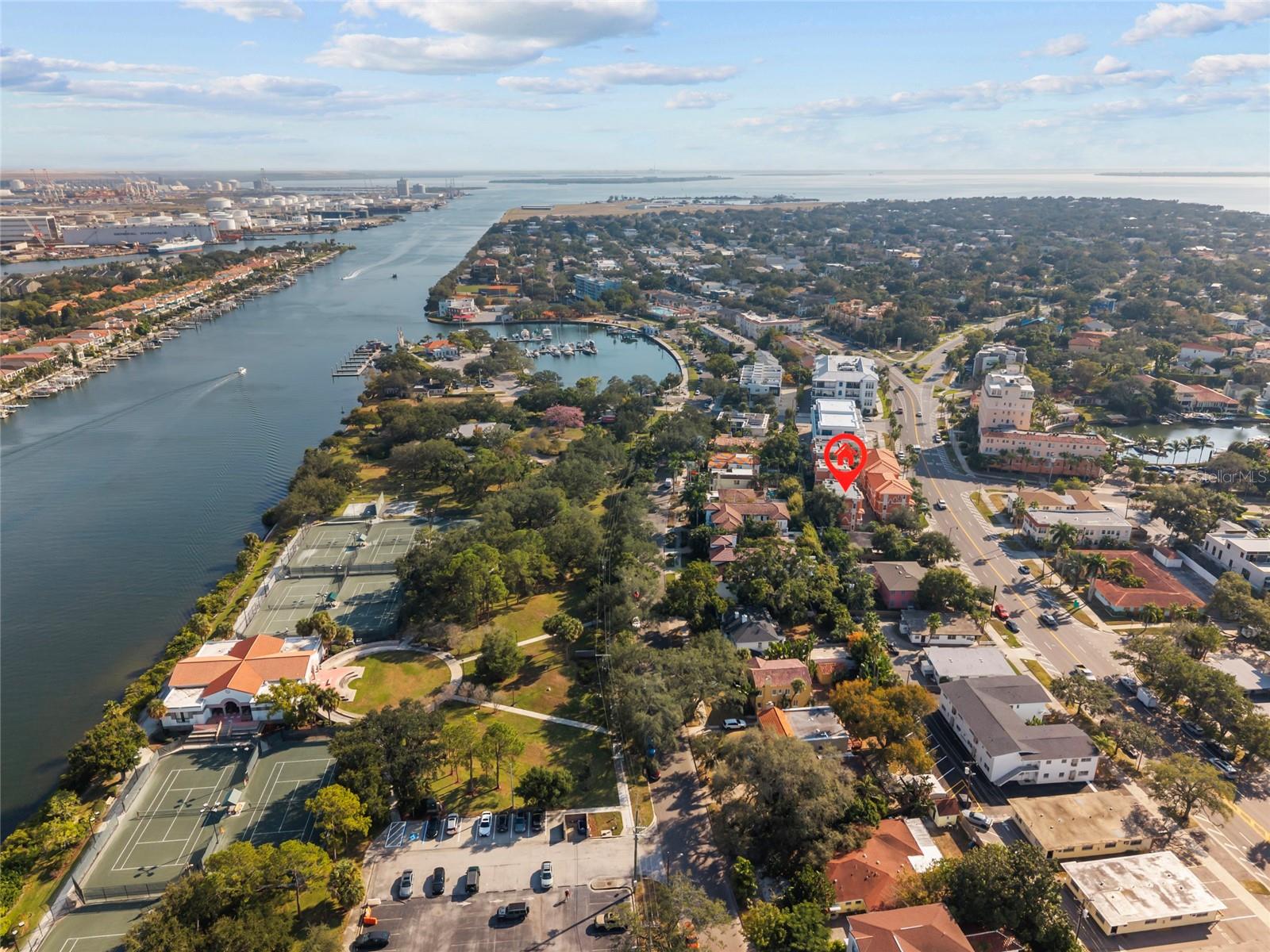 Image 33 of 39 For 902 Villa Venicia Way