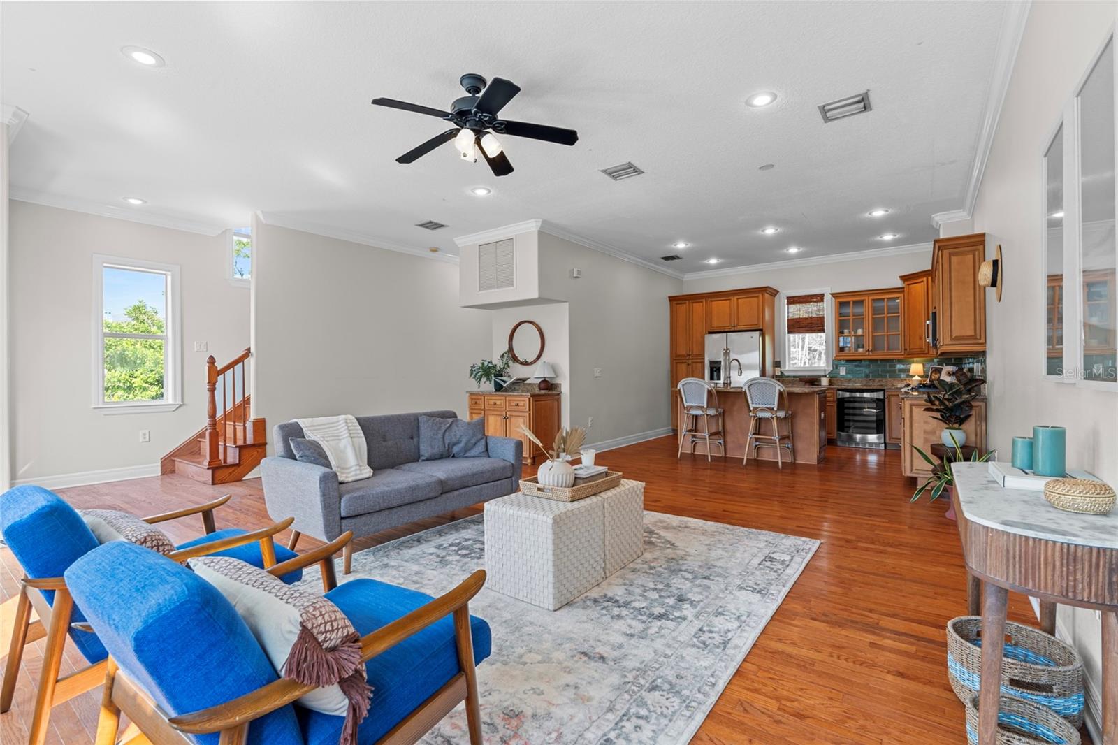 Image 7 of 39 For 902 Villa Venicia Way