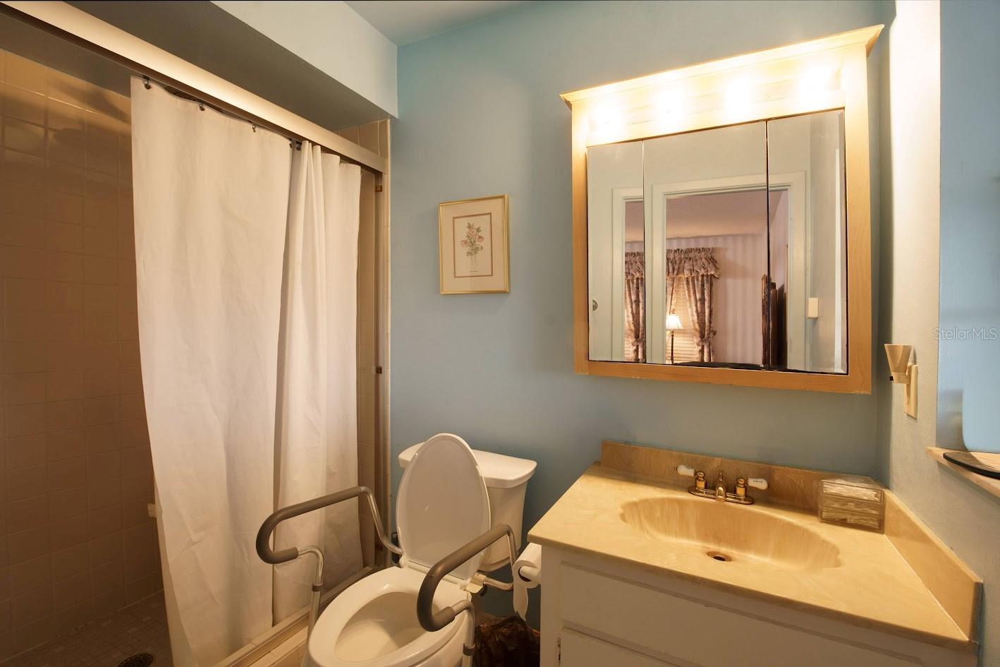 Image 24 of 45 For 16717 Norwood Drive