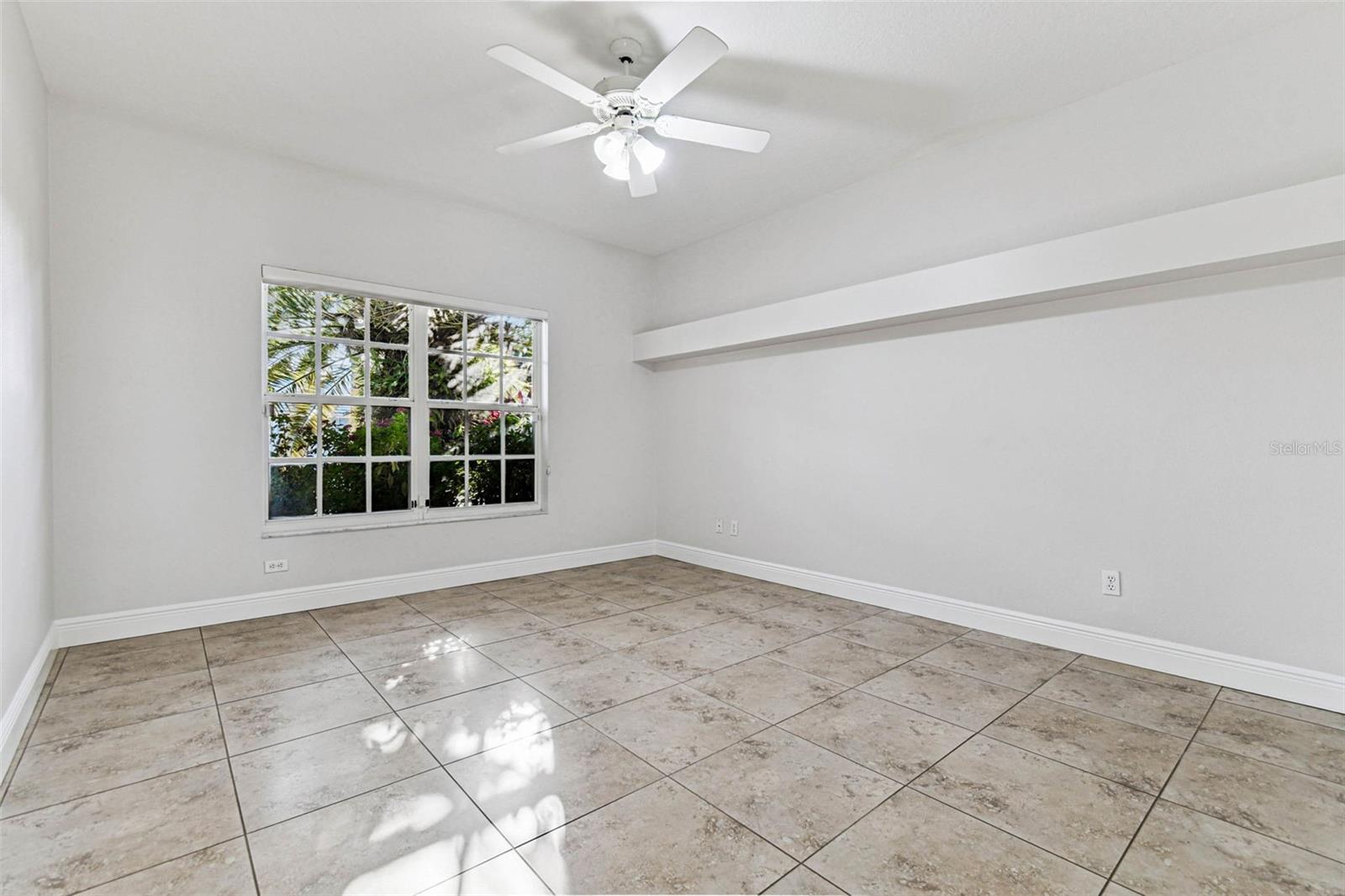 Image 21 of 92 For 5220 Longboat Boulevard