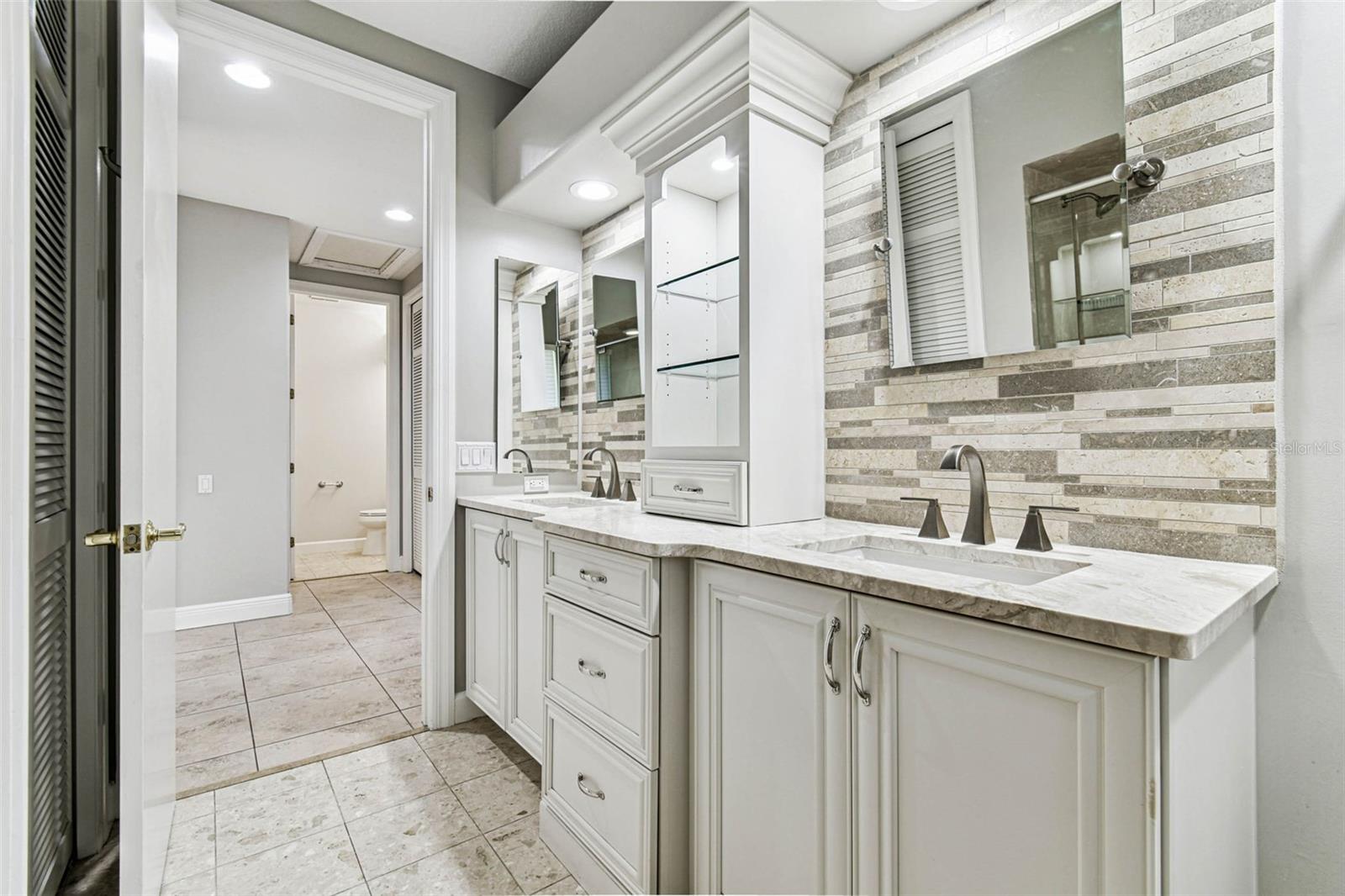 Image 26 of 92 For 5220 Longboat Boulevard