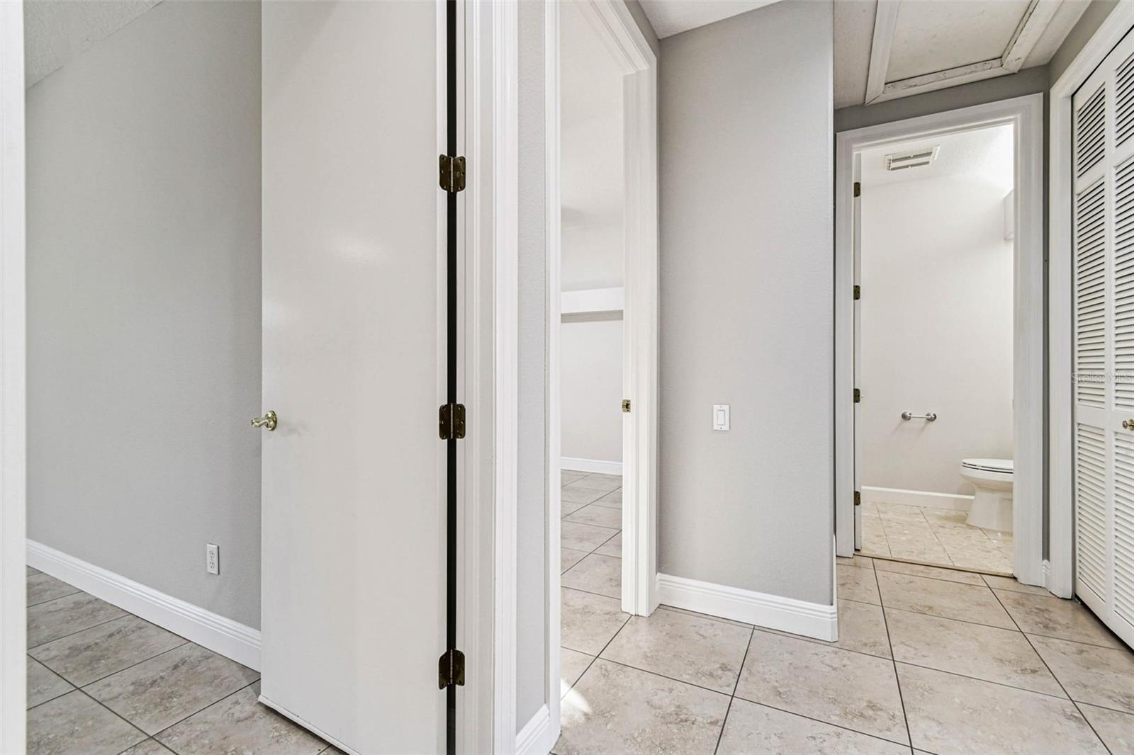 Image 28 of 92 For 5220 Longboat Boulevard