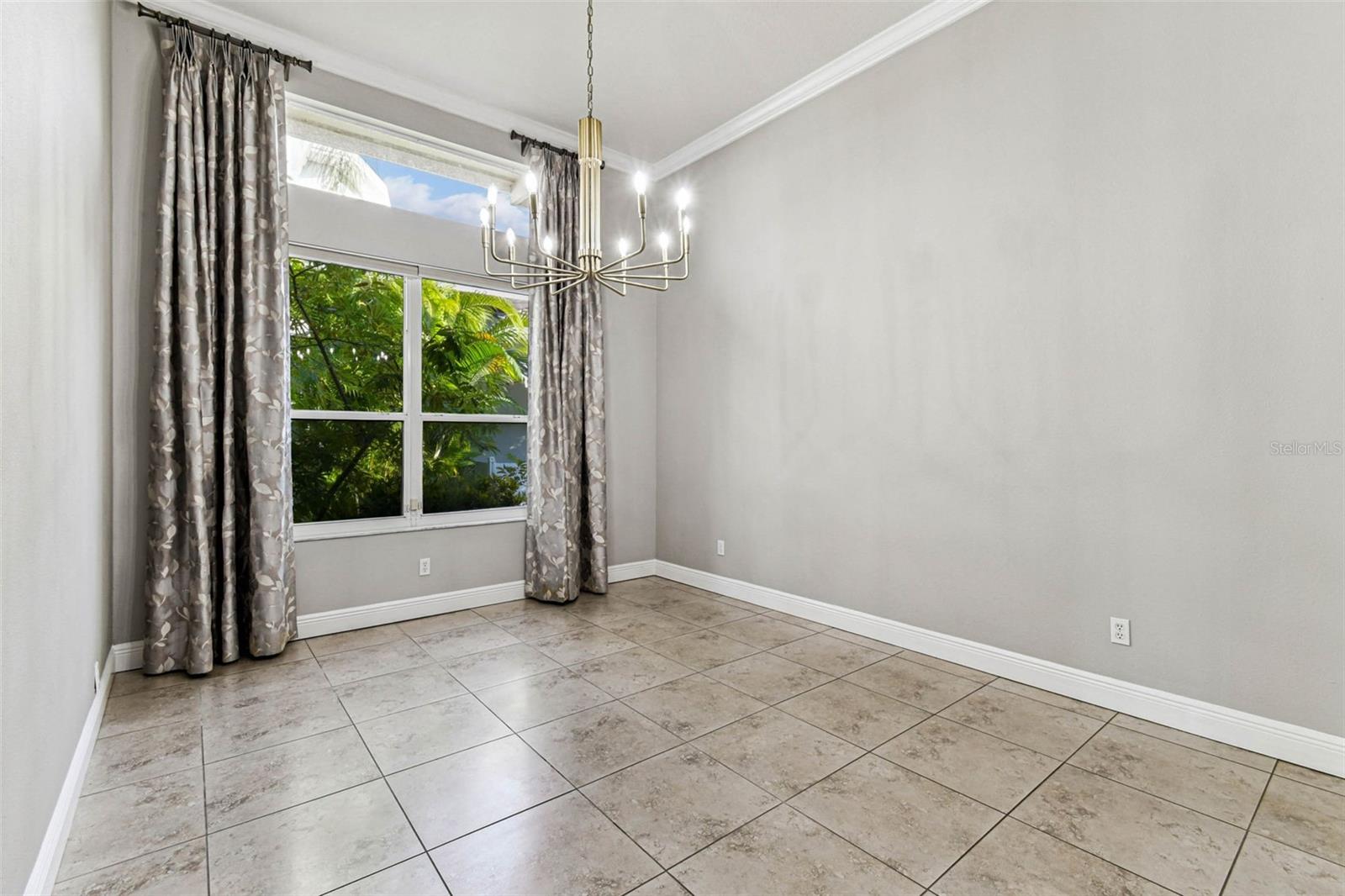 Image 29 of 92 For 5220 Longboat Boulevard