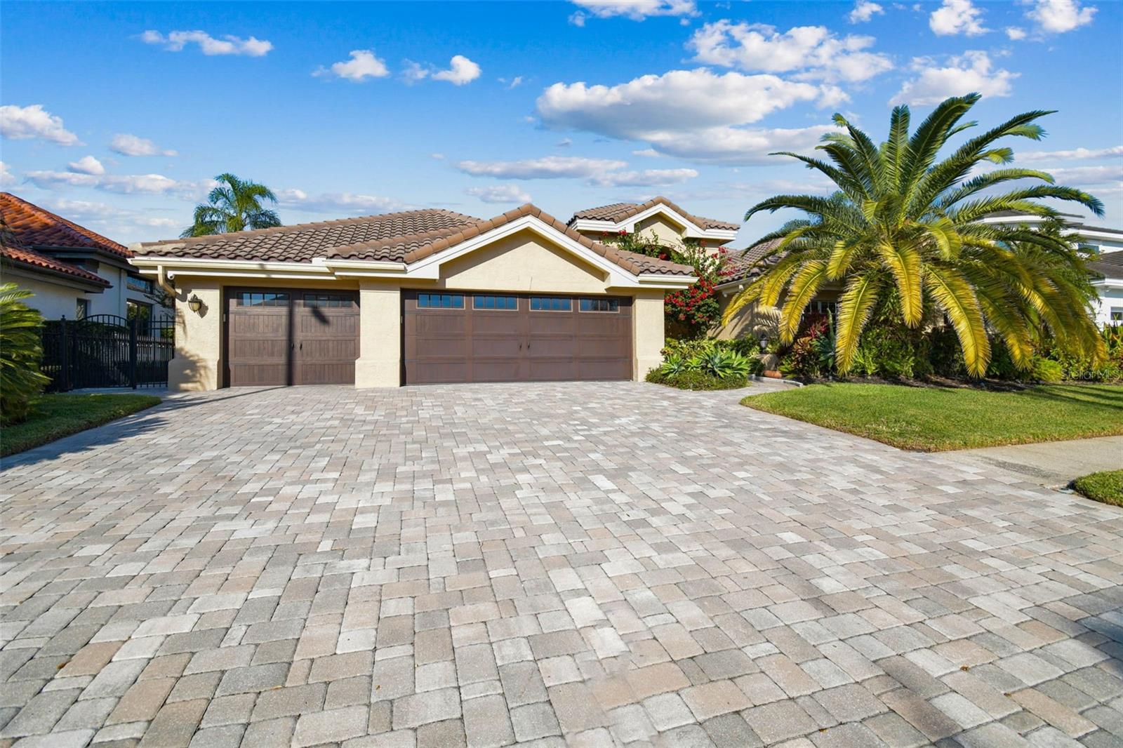 Image 4 of 92 For 5220 Longboat Boulevard