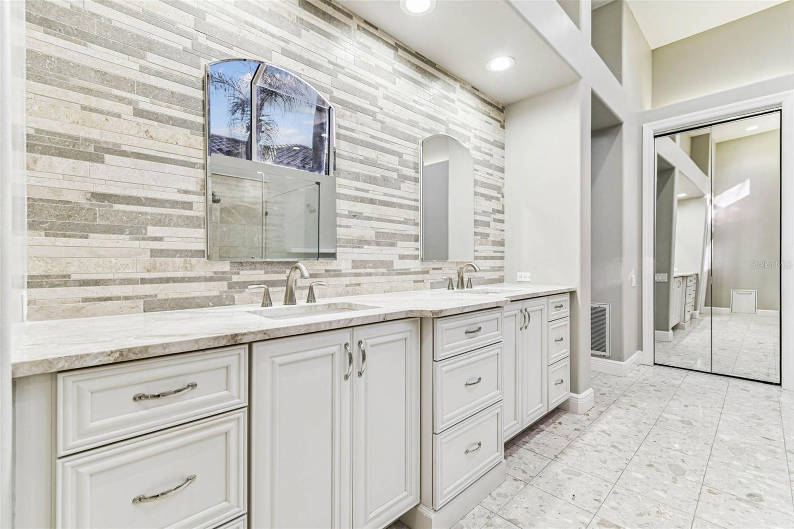 Image 49 of 92 For 5220 Longboat Boulevard