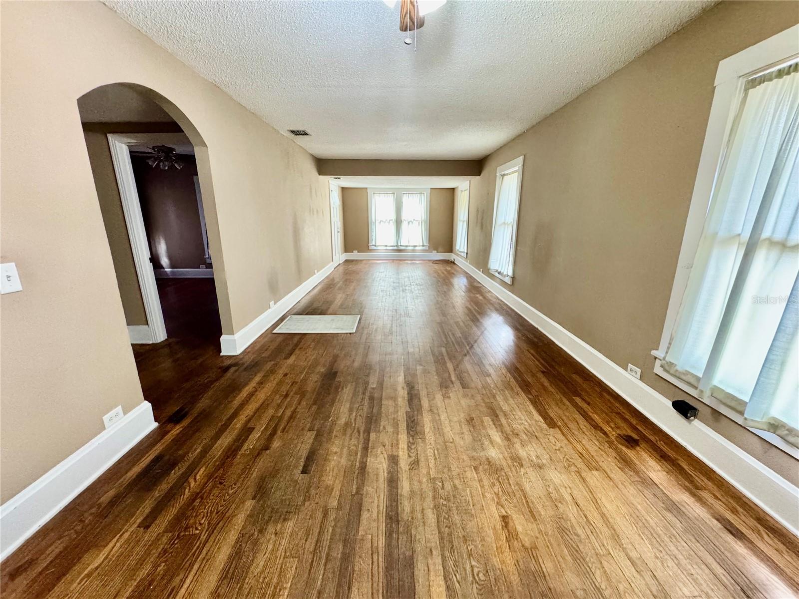 Image 11 of 23 For 906 Baker Street