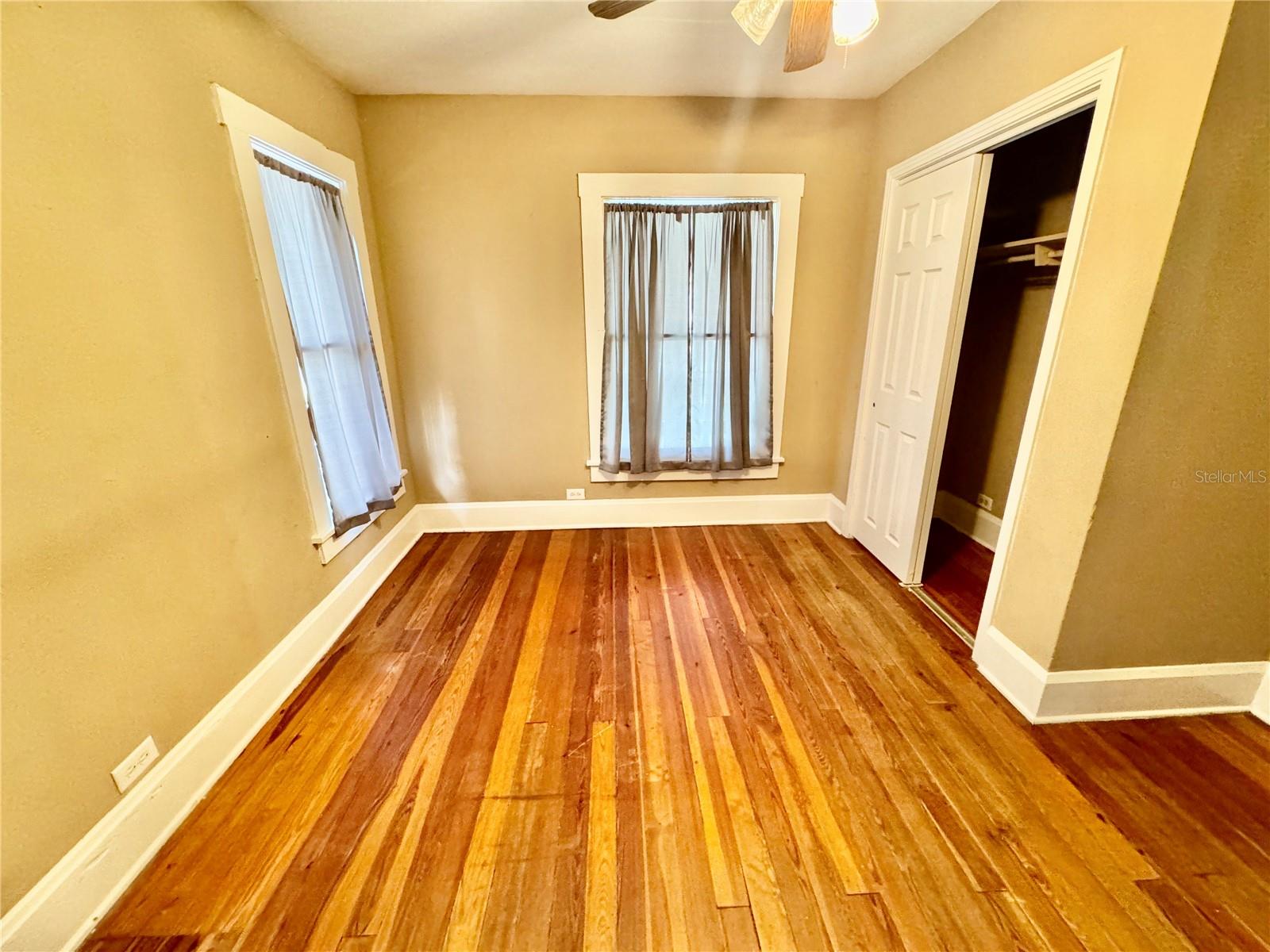 Image 13 of 23 For 906 Baker Street