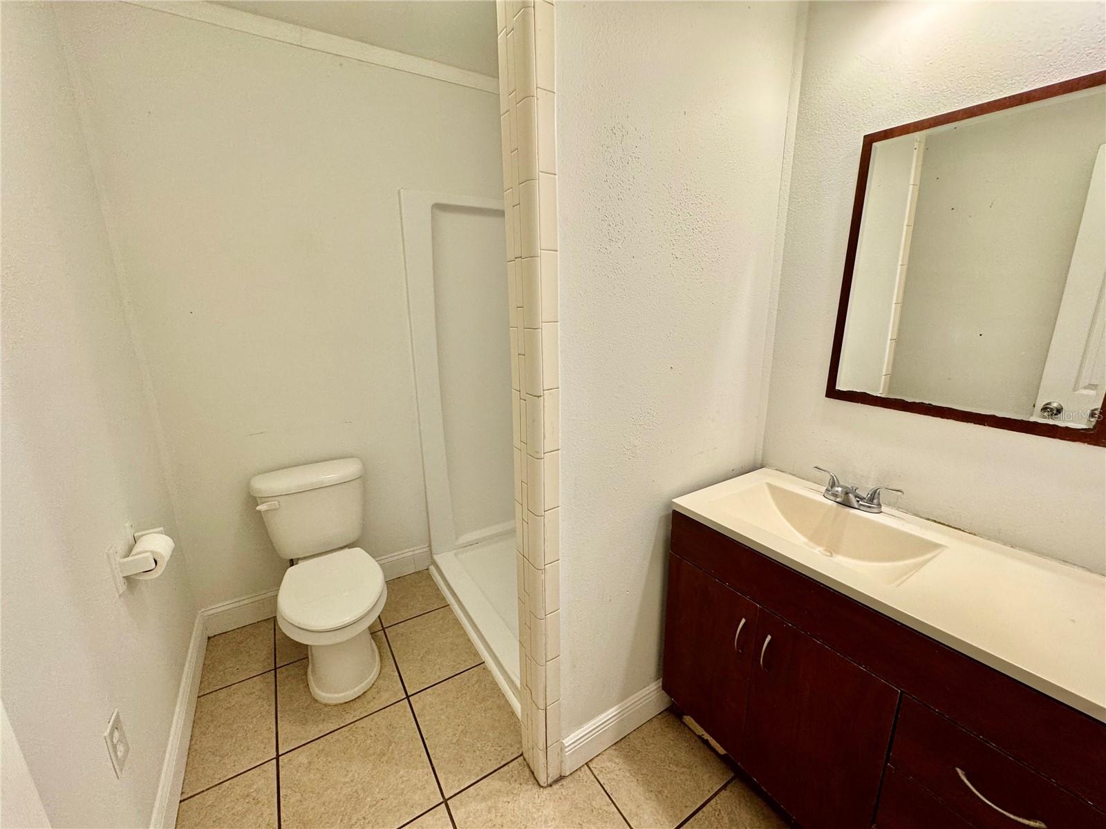 Image 15 of 23 For 906 Baker Street