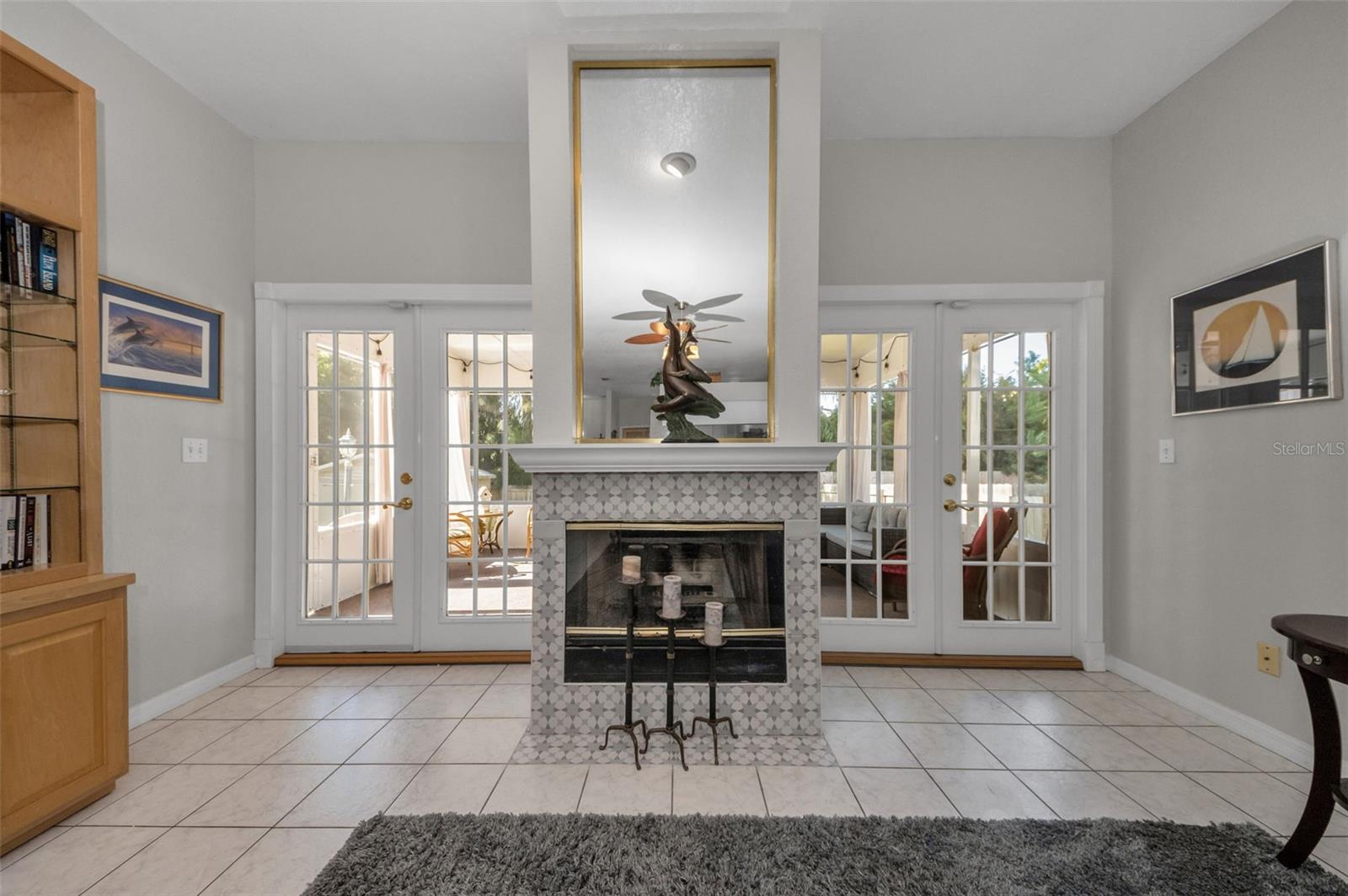 Image 16 of 94 For 975 Harbor Hill Drive