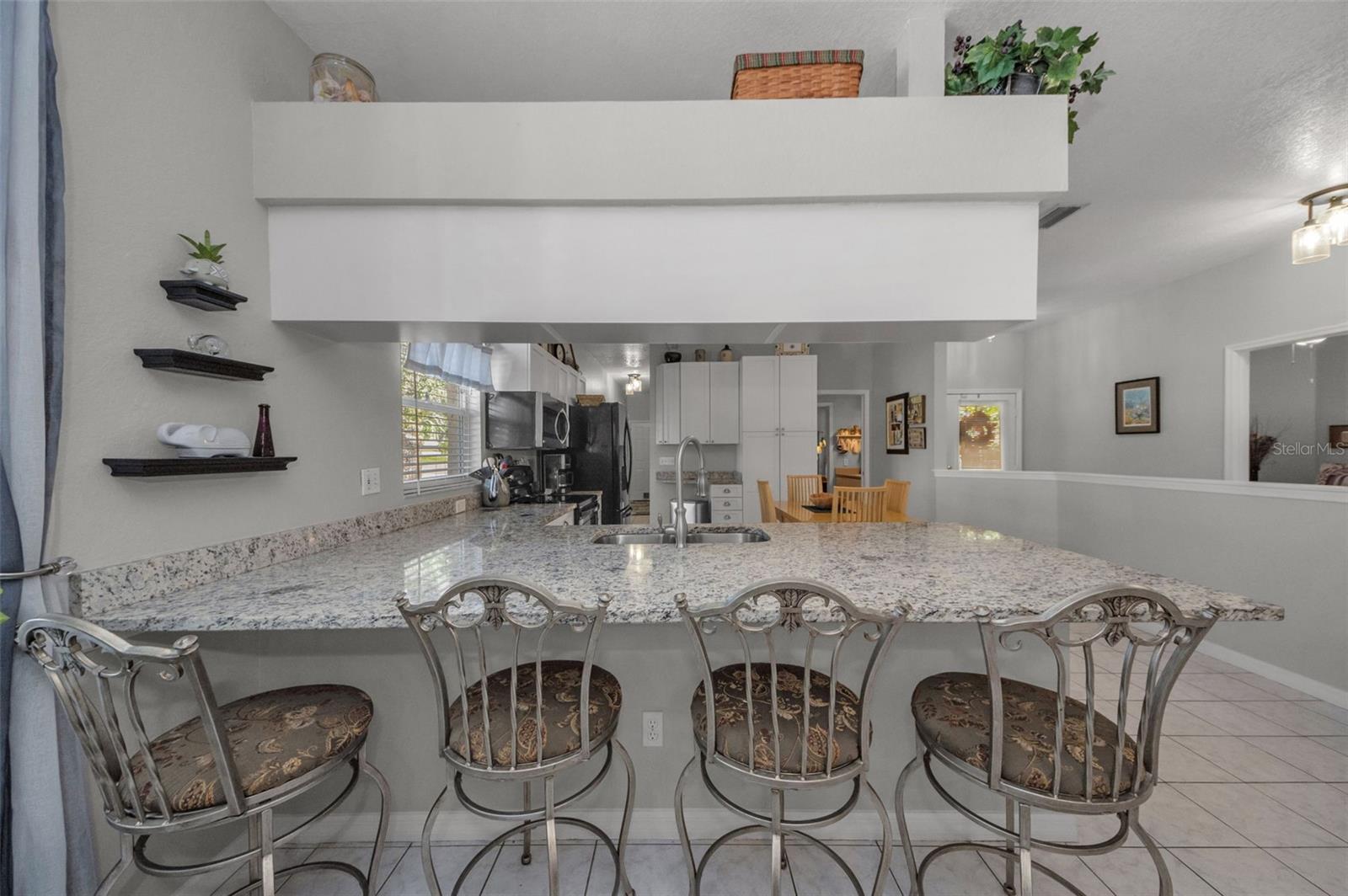 Image 20 of 94 For 975 Harbor Hill Drive