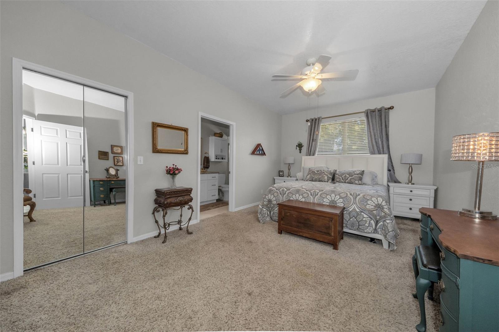 Image 27 of 94 For 975 Harbor Hill Drive