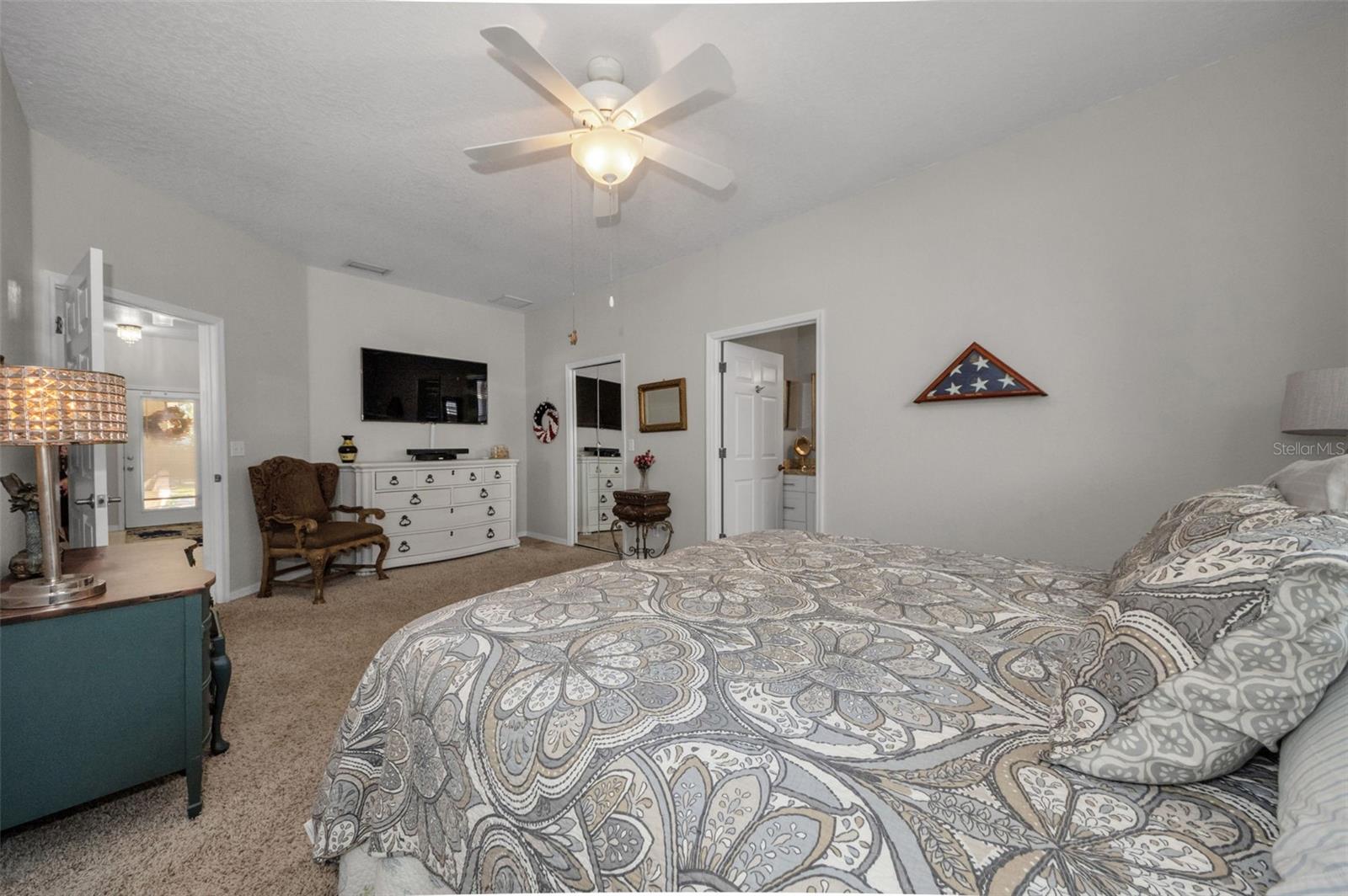 Image 30 of 94 For 975 Harbor Hill Drive