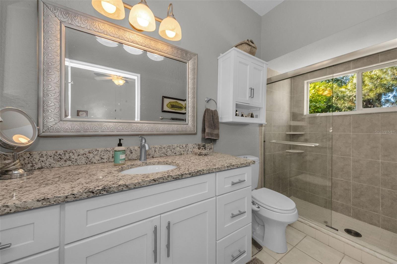 Image 31 of 94 For 975 Harbor Hill Drive