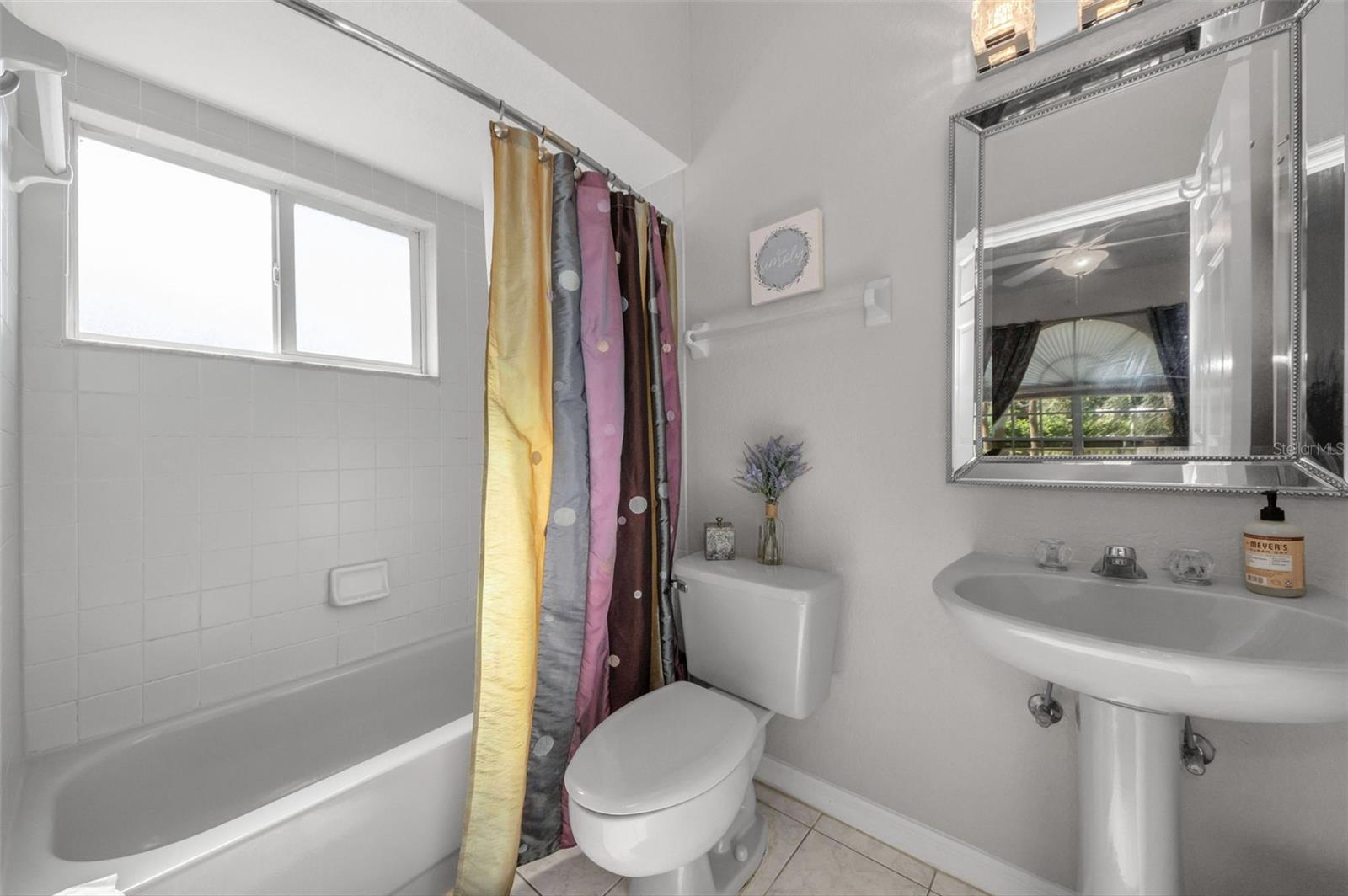 Image 35 of 94 For 975 Harbor Hill Drive