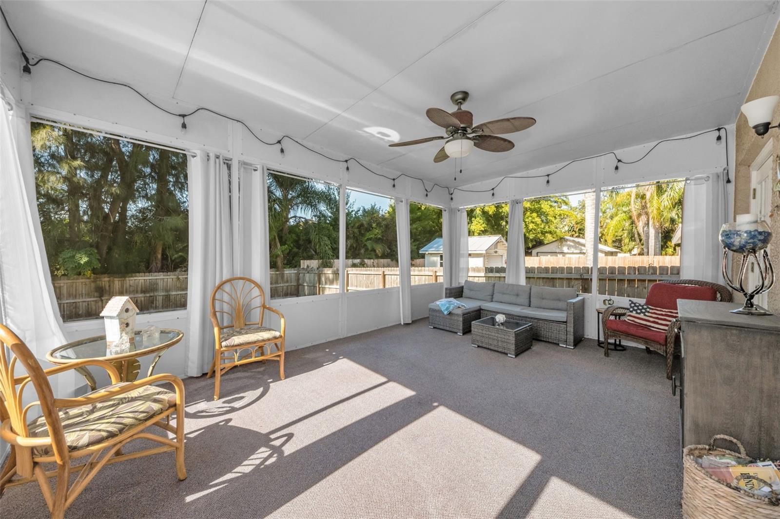 Image 40 of 94 For 975 Harbor Hill Drive