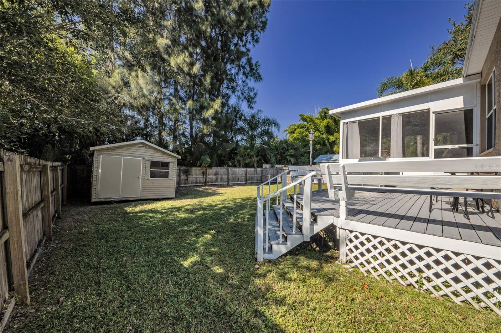 Image 47 of 94 For 975 Harbor Hill Drive