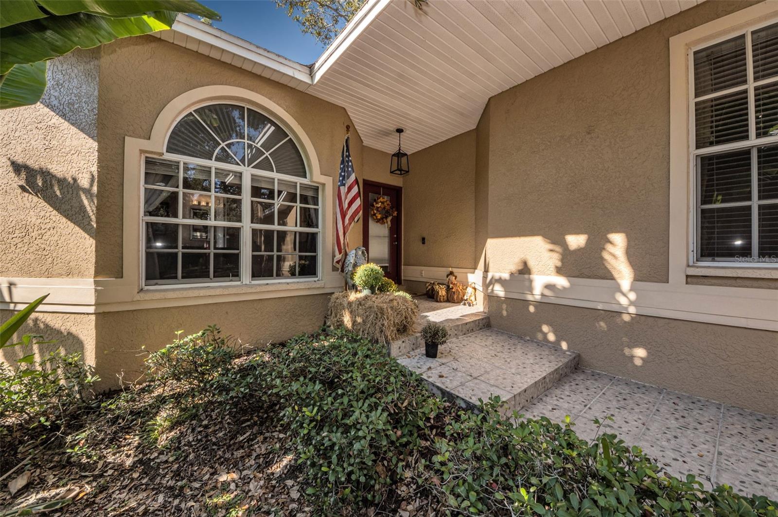 Image 7 of 94 For 975 Harbor Hill Drive