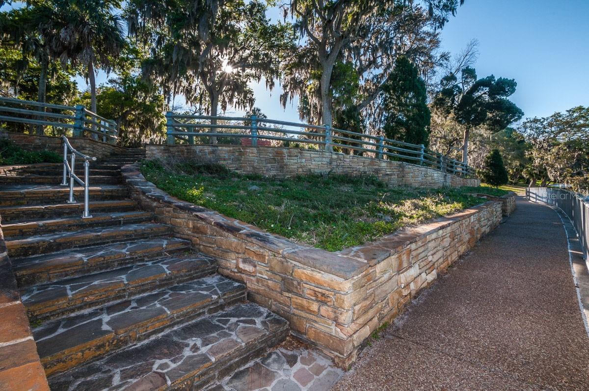 Image 84 of 94 For 975 Harbor Hill Drive