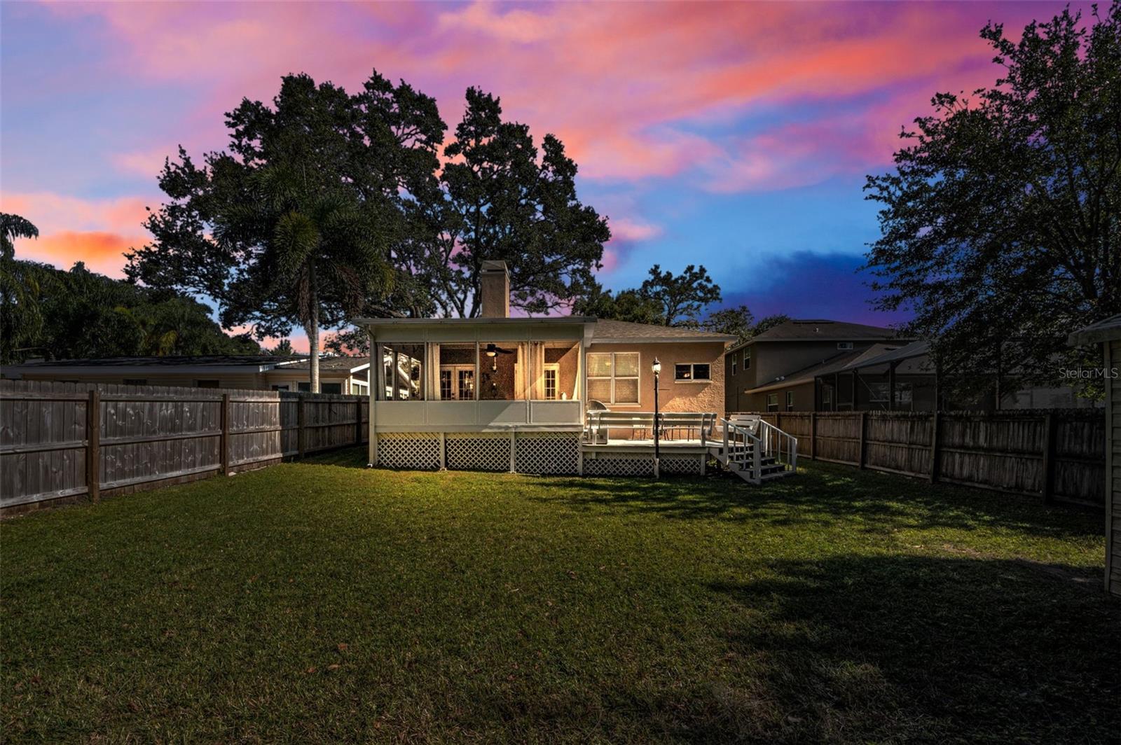 Image 9 of 94 For 975 Harbor Hill Drive