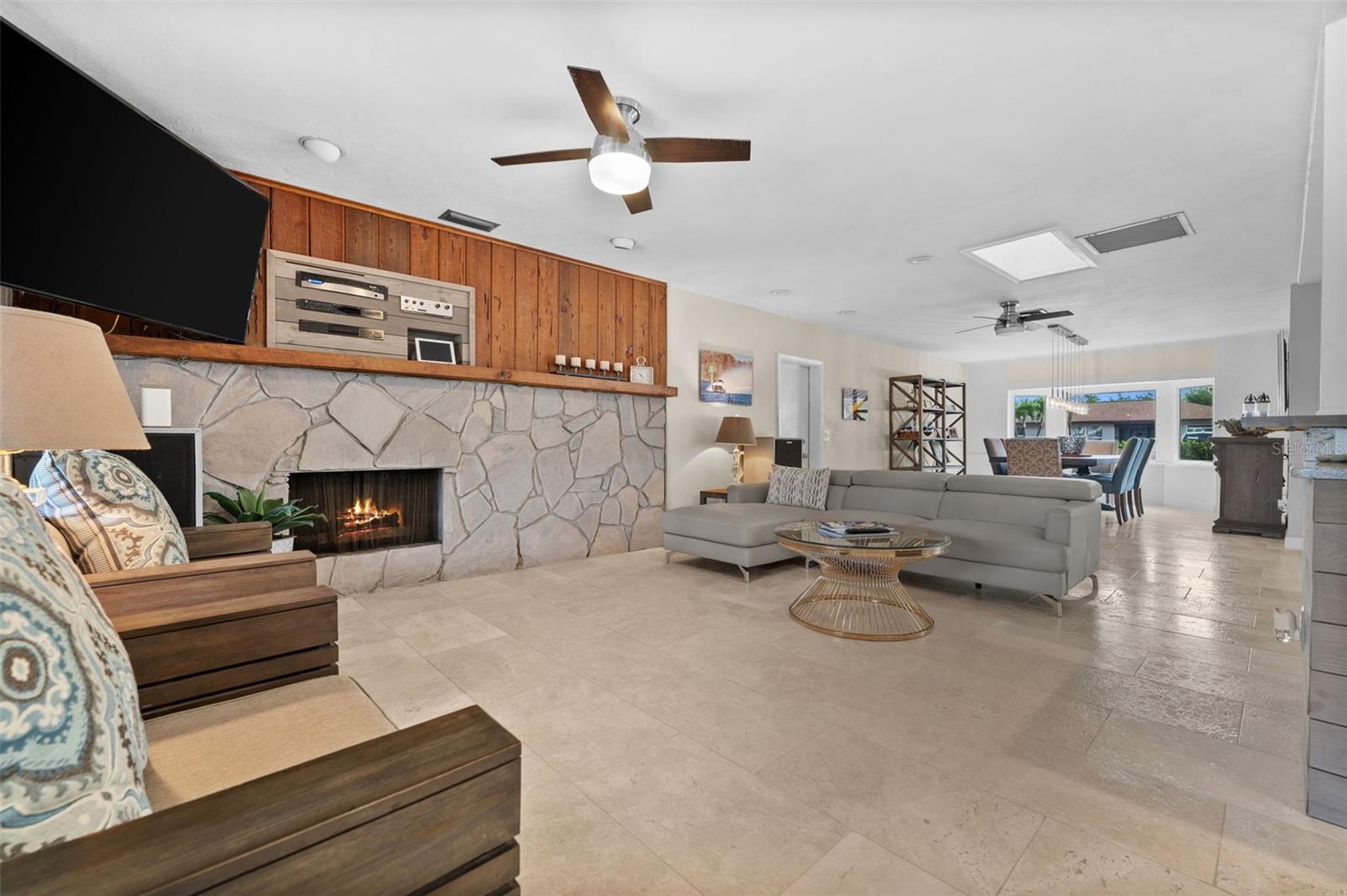 Image 10 of 67 For 2129 Tobago Circle