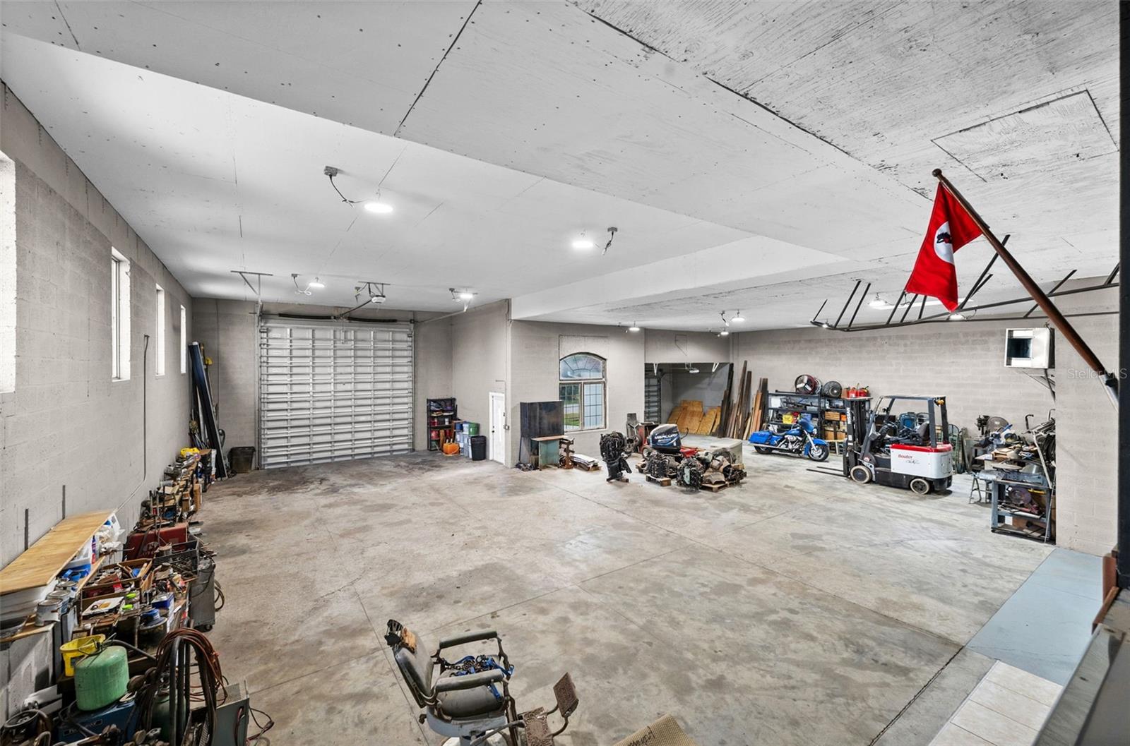 Image 41 of 67 For 2129 Tobago Circle