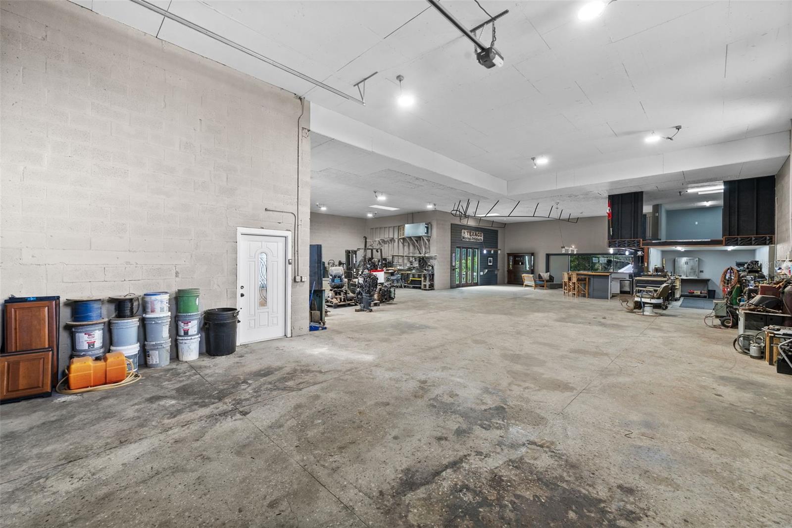 Image 48 of 67 For 2129 Tobago Circle