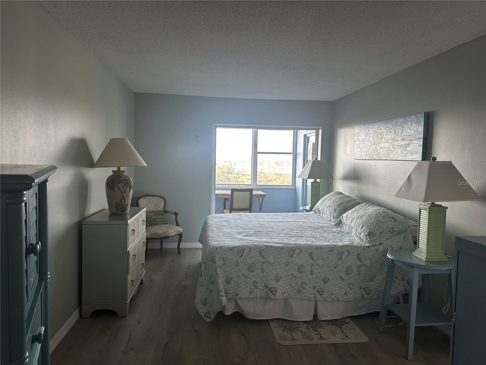 Image 10 of 27 For 4725 Cove Circle 804