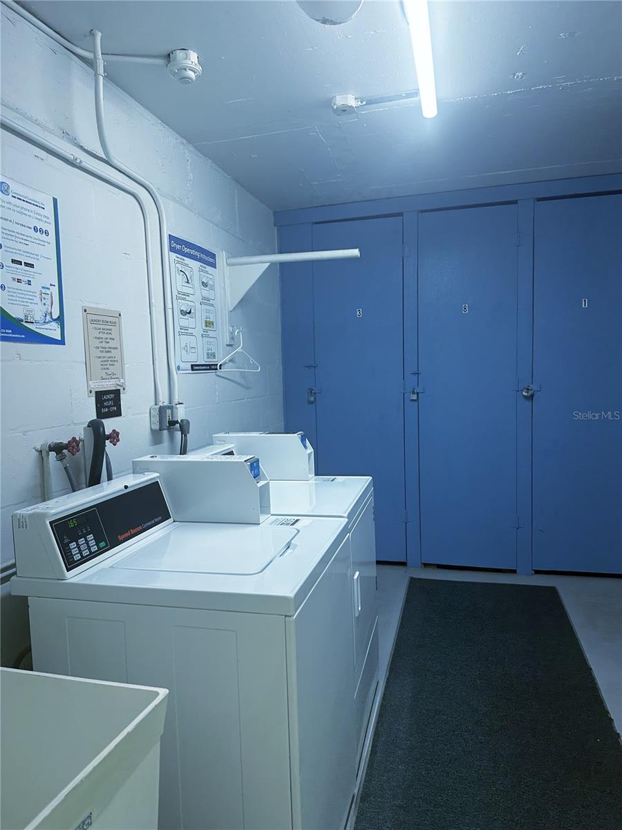 Image 16 of 27 For 4725 Cove Circle 804